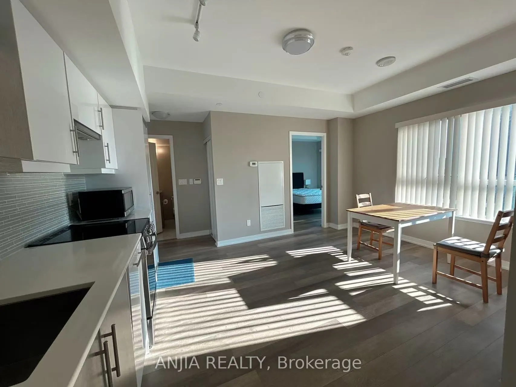181 Huron Street, #804