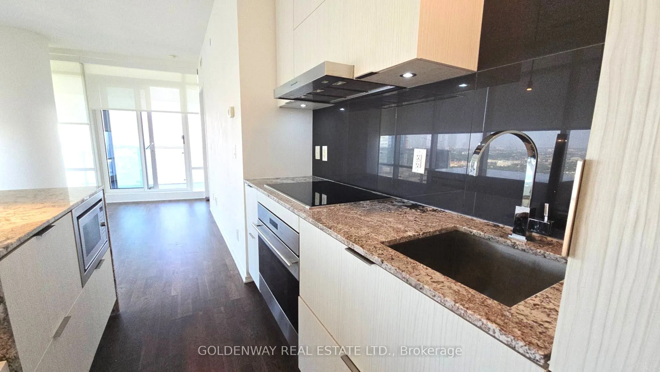 1 Bloor Street E, #4809