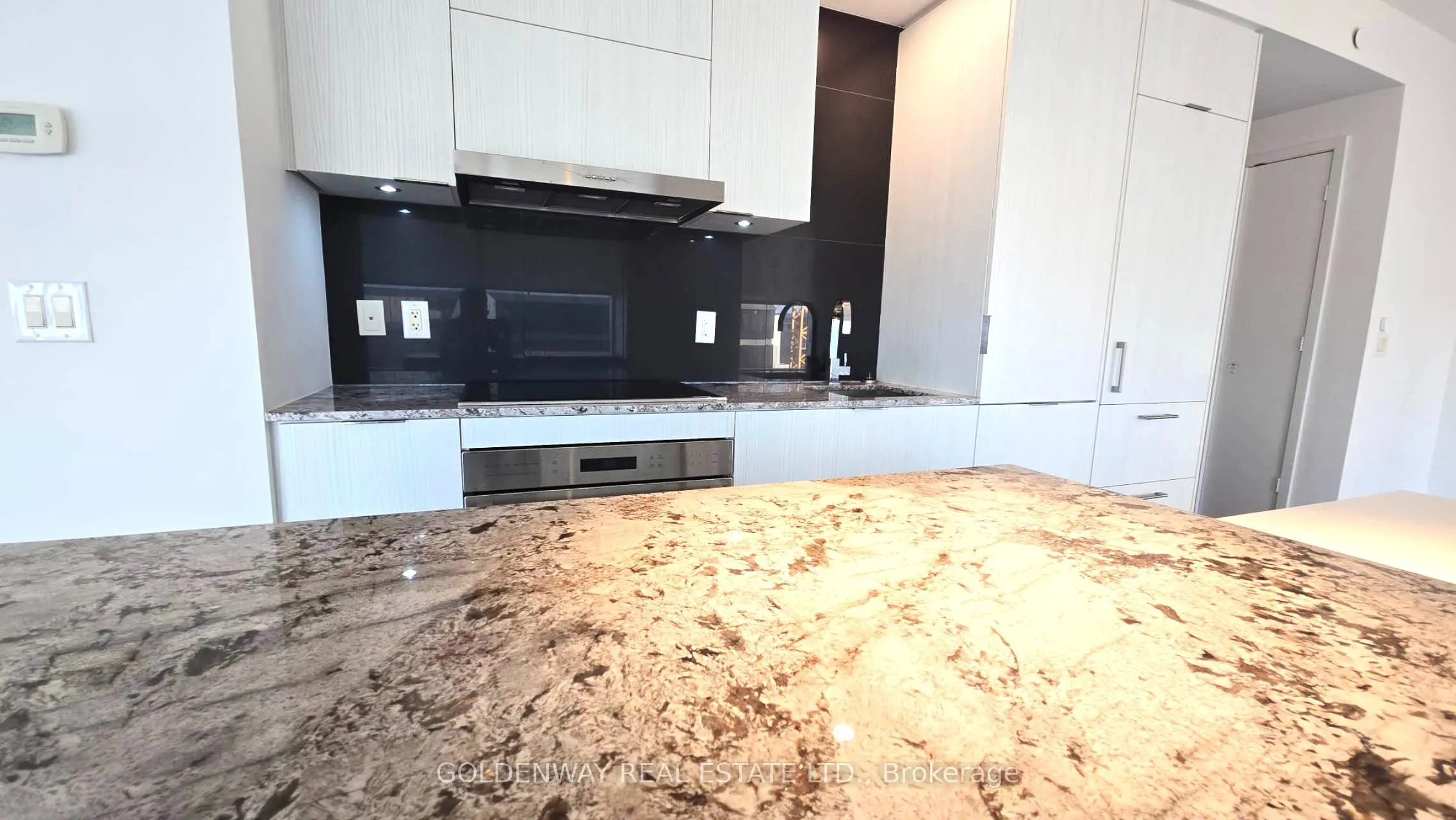 1 Bloor Street E, #4809