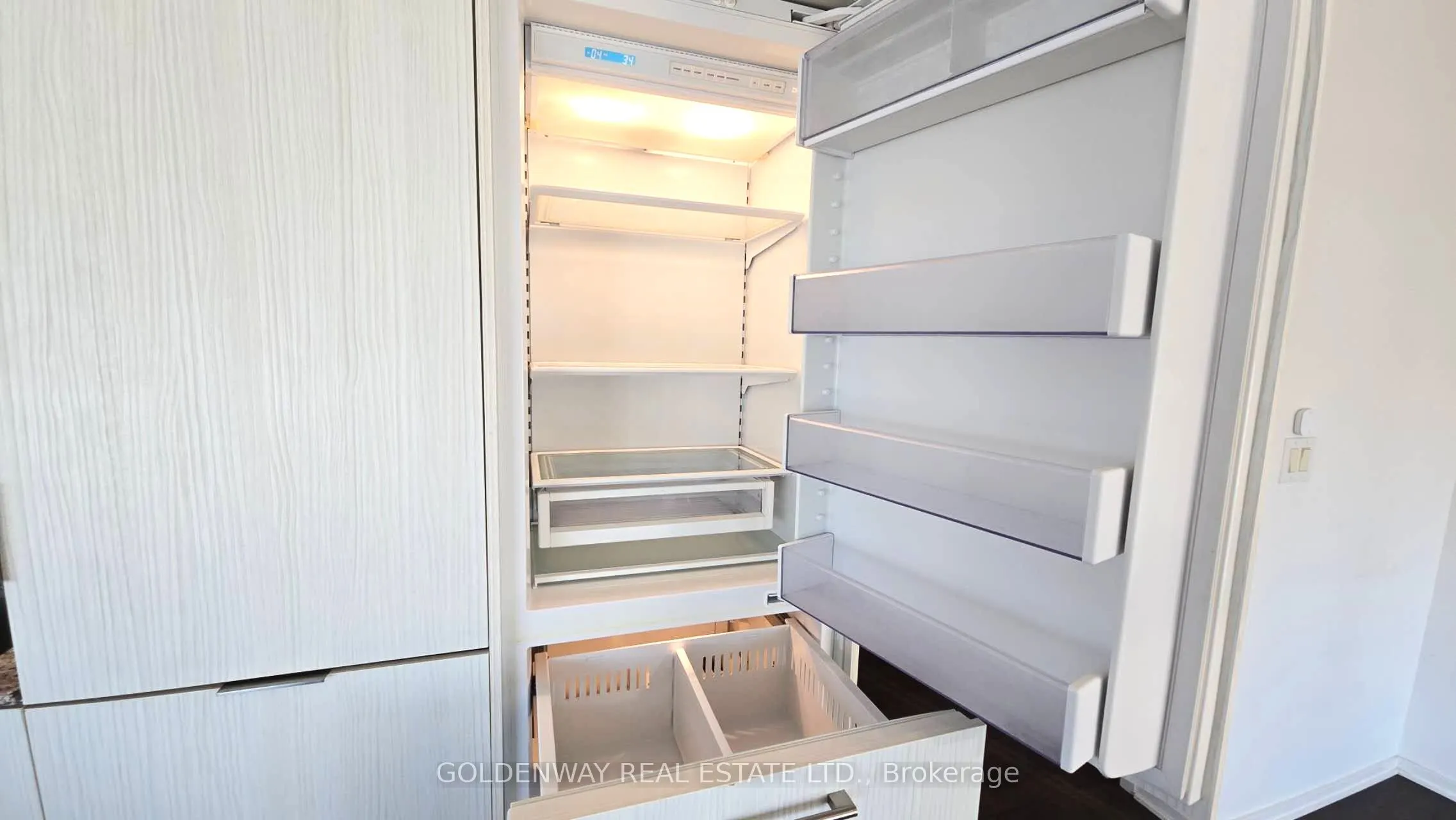 1 Bloor Street E, #4809