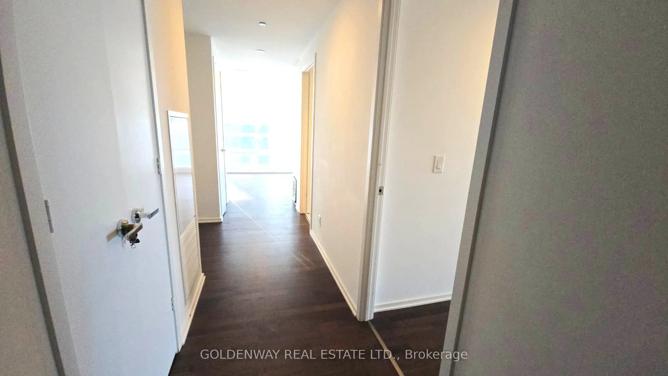 1 Bloor Street E, #4809