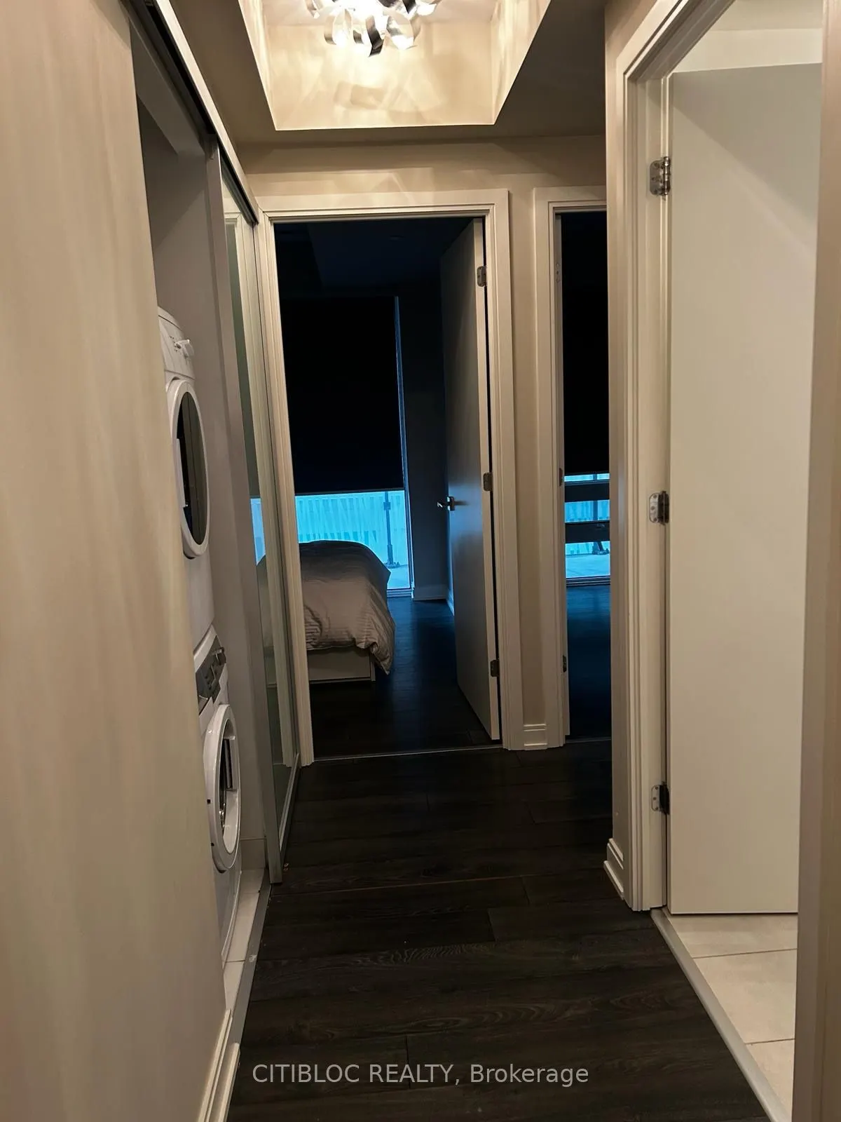 42 Charles Street E, #1607