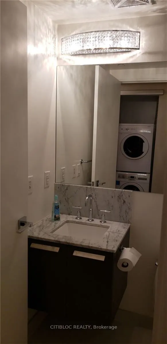 42 Charles Street E, #1607