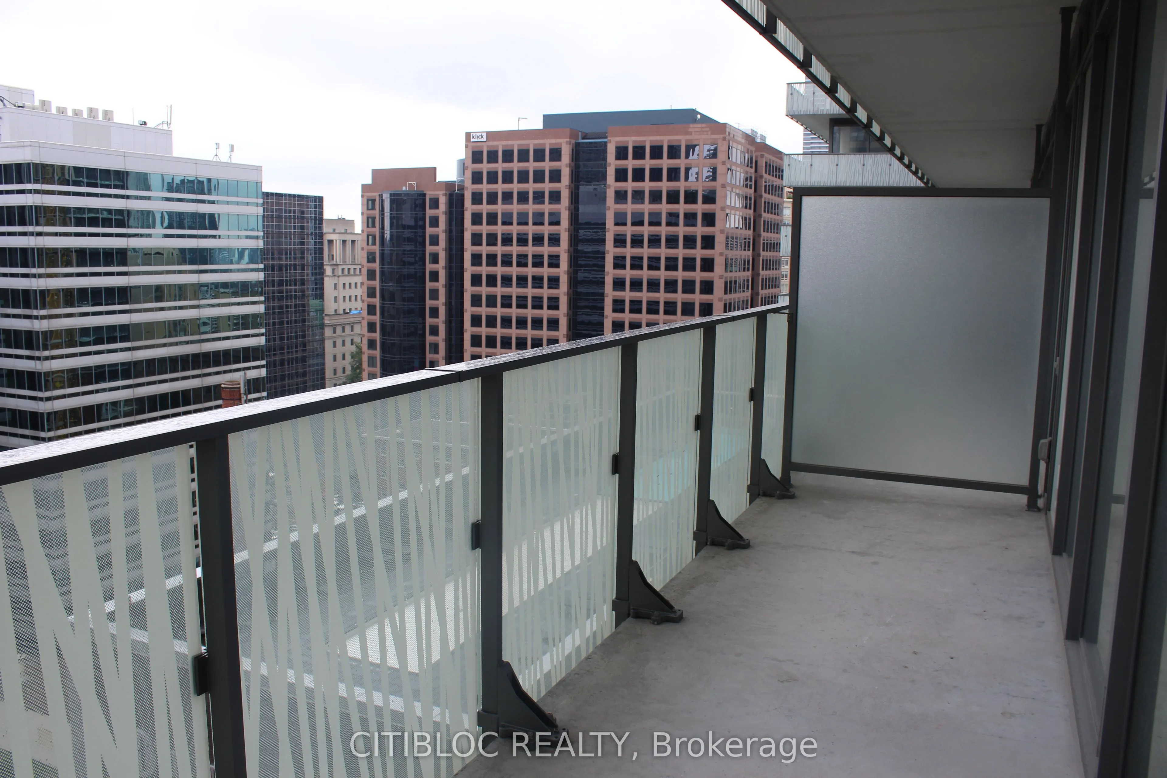 42 Charles Street E, #1607