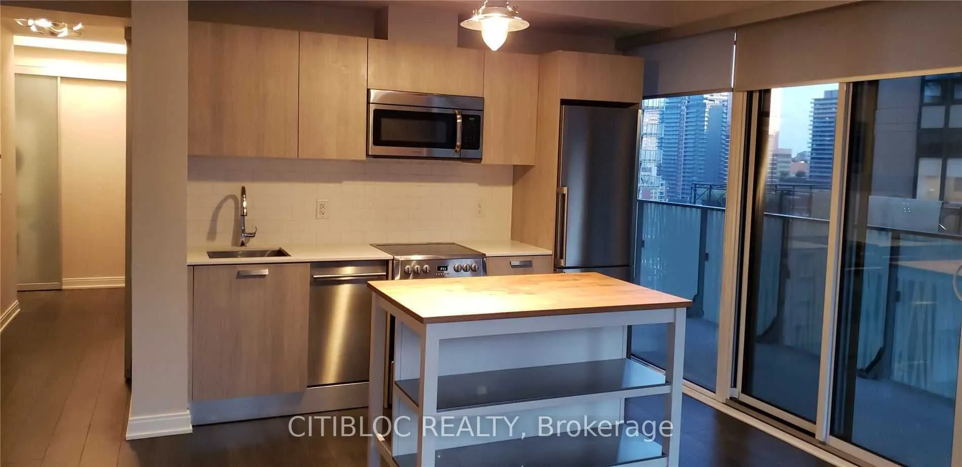 42 Charles Street E, #1607
