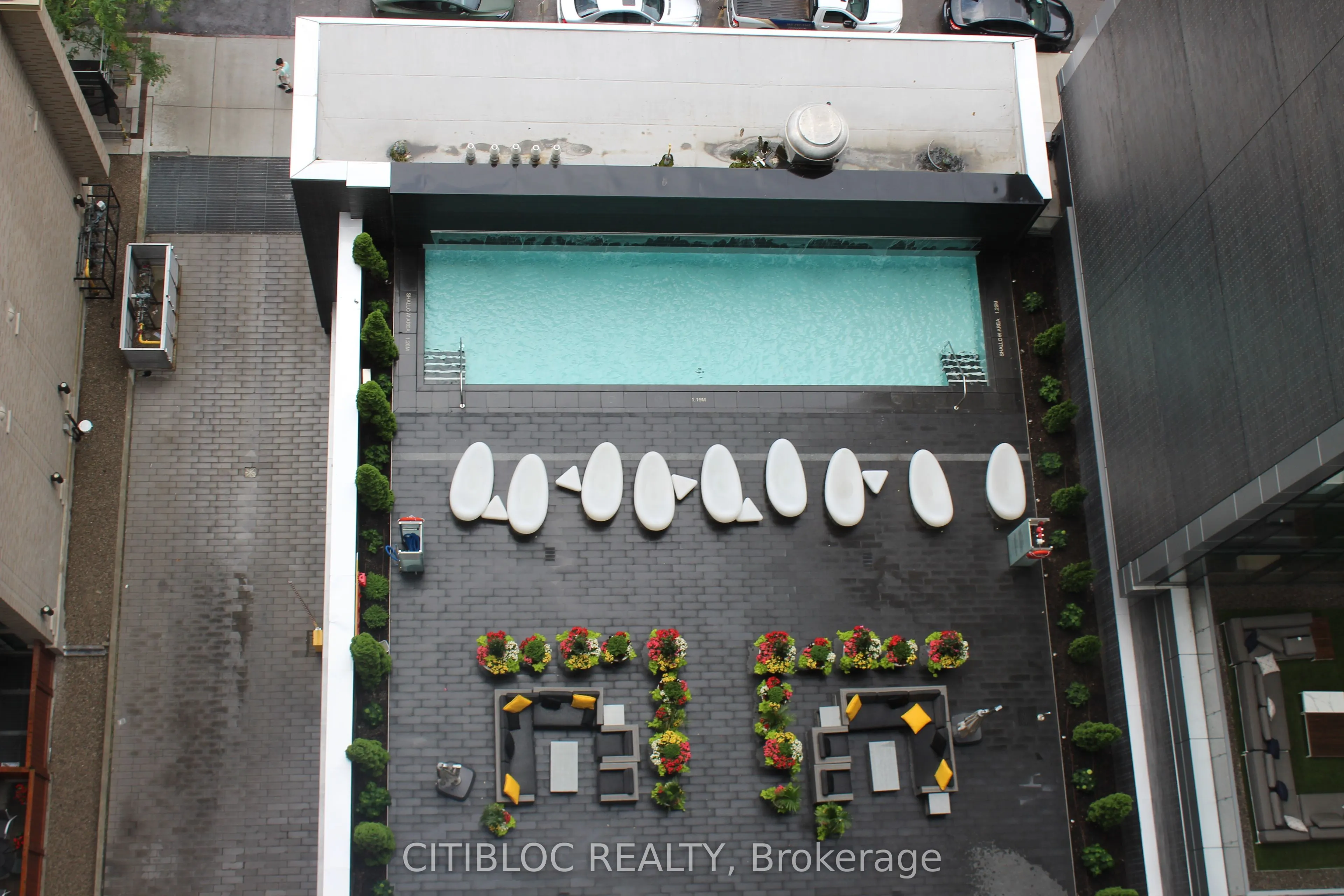 42 Charles Street E, #1607