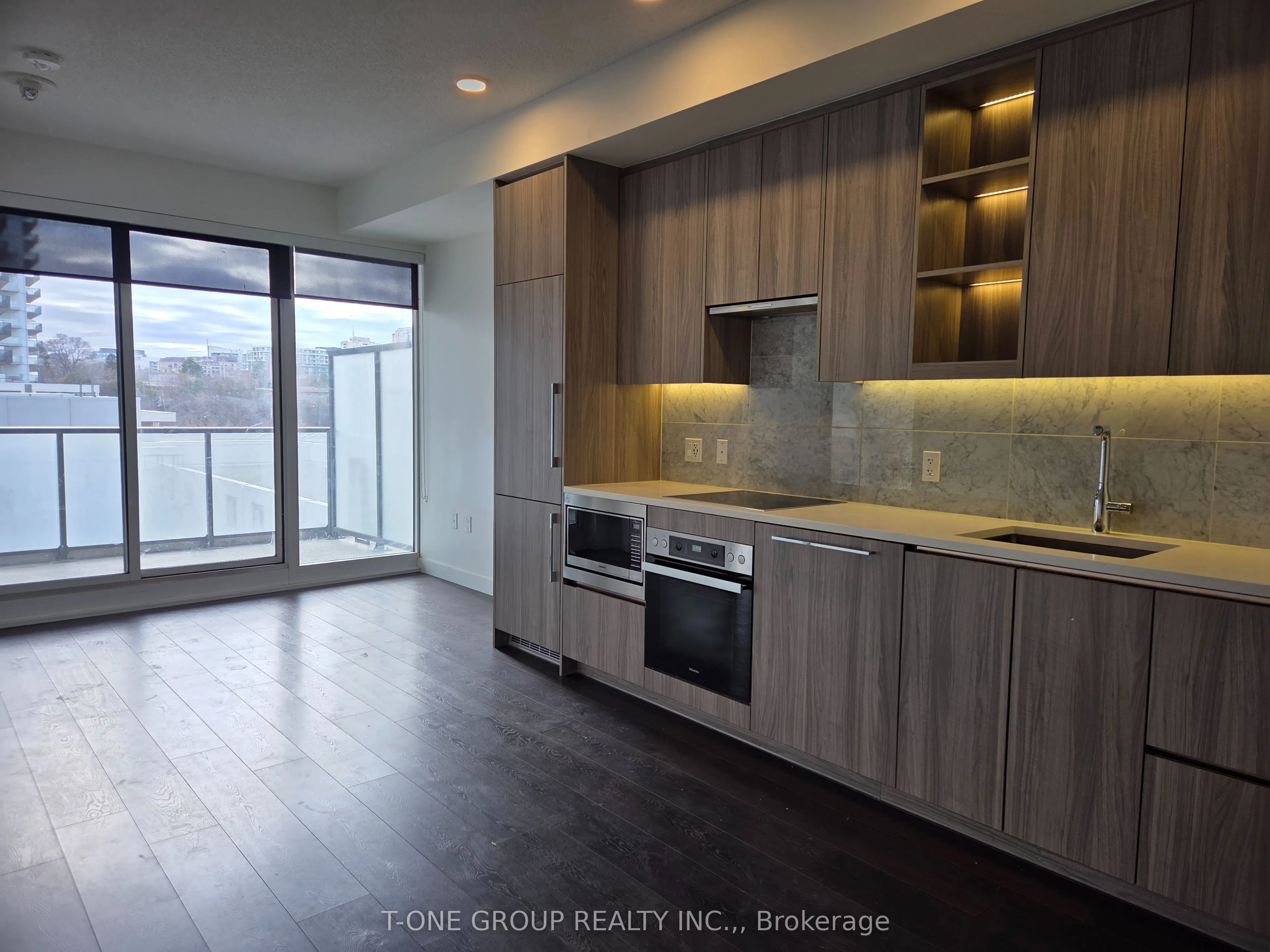 95 McMahon Drive, #707