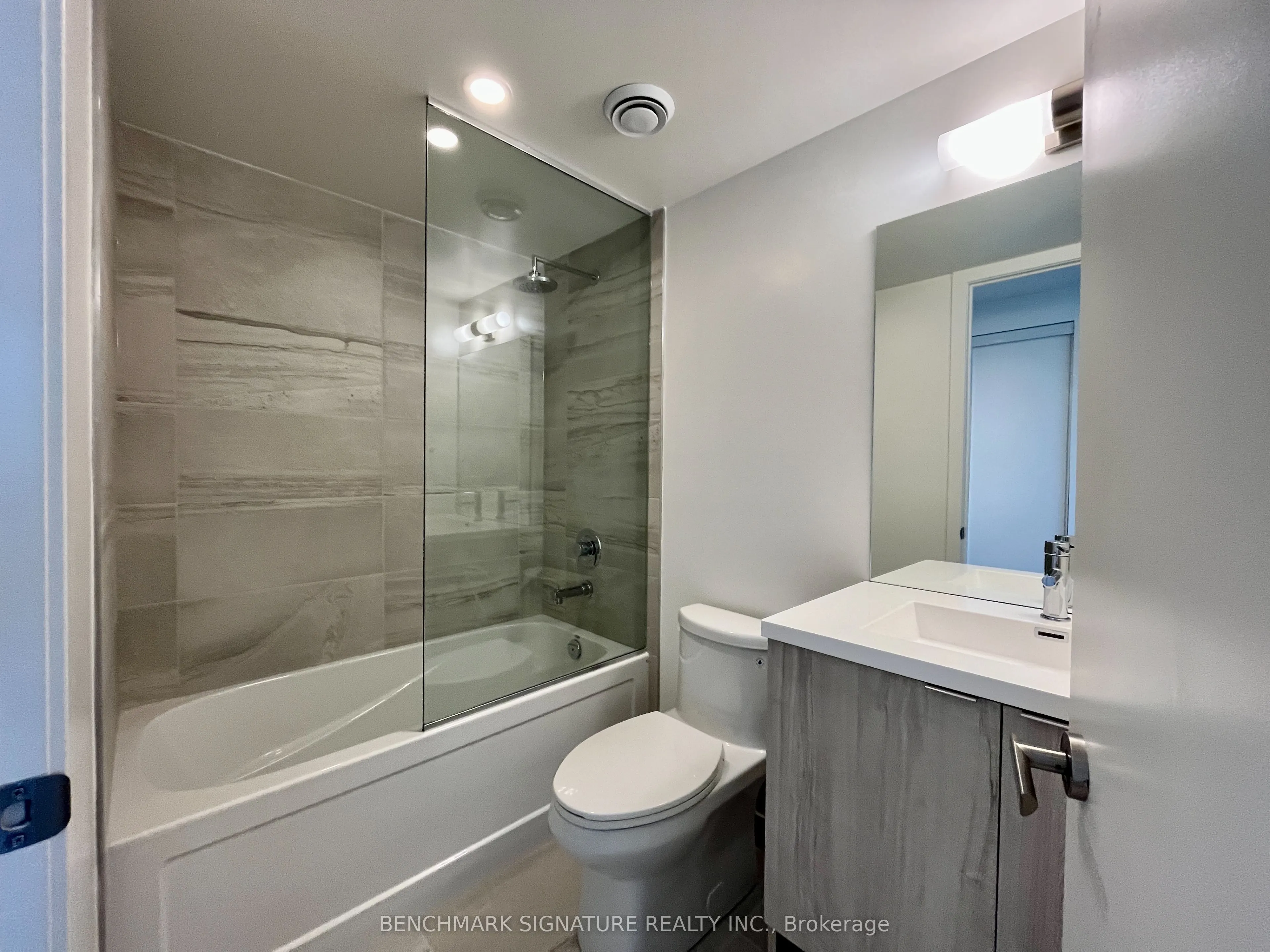 138 Downes Street, #1707