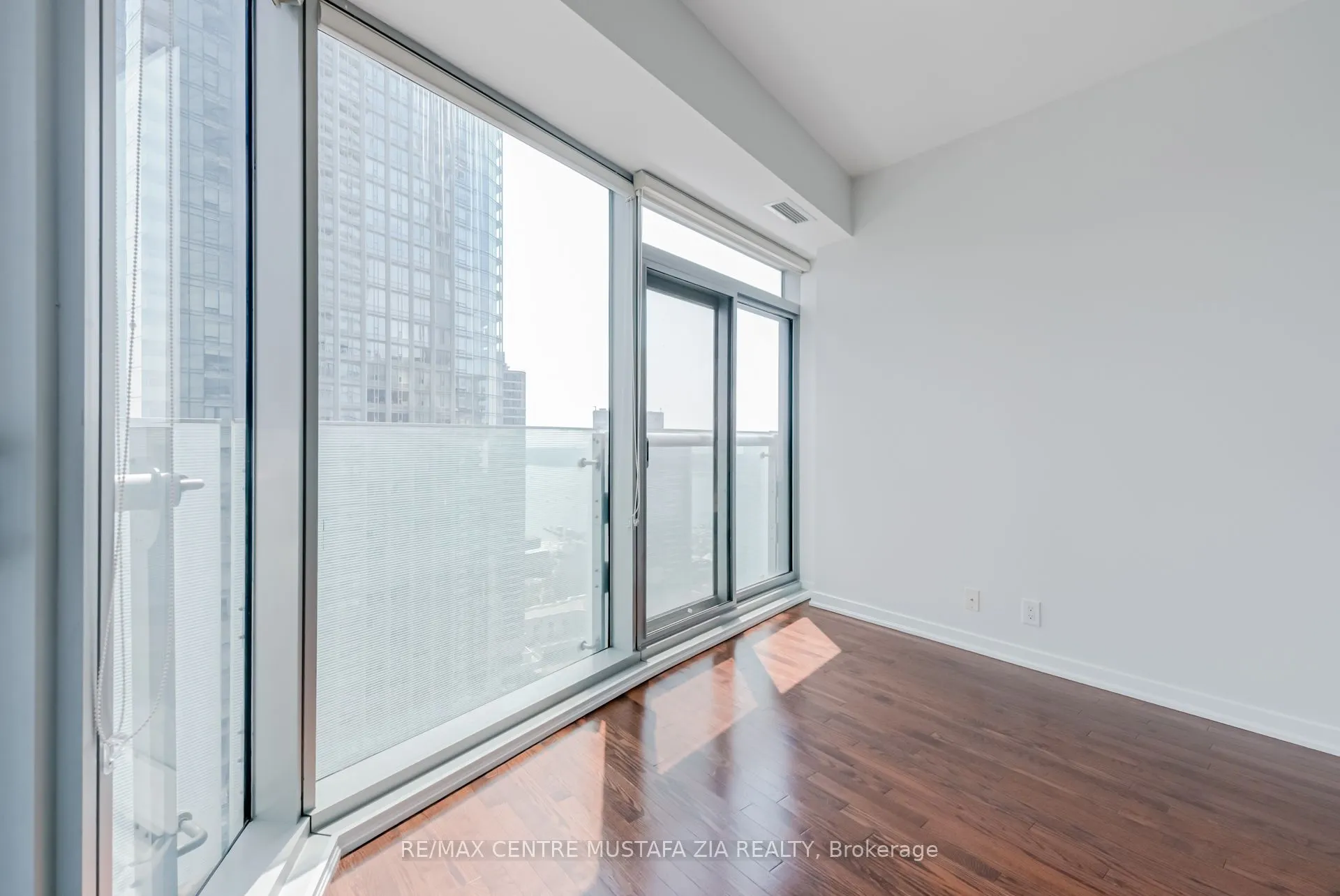 14 York Street, #2402