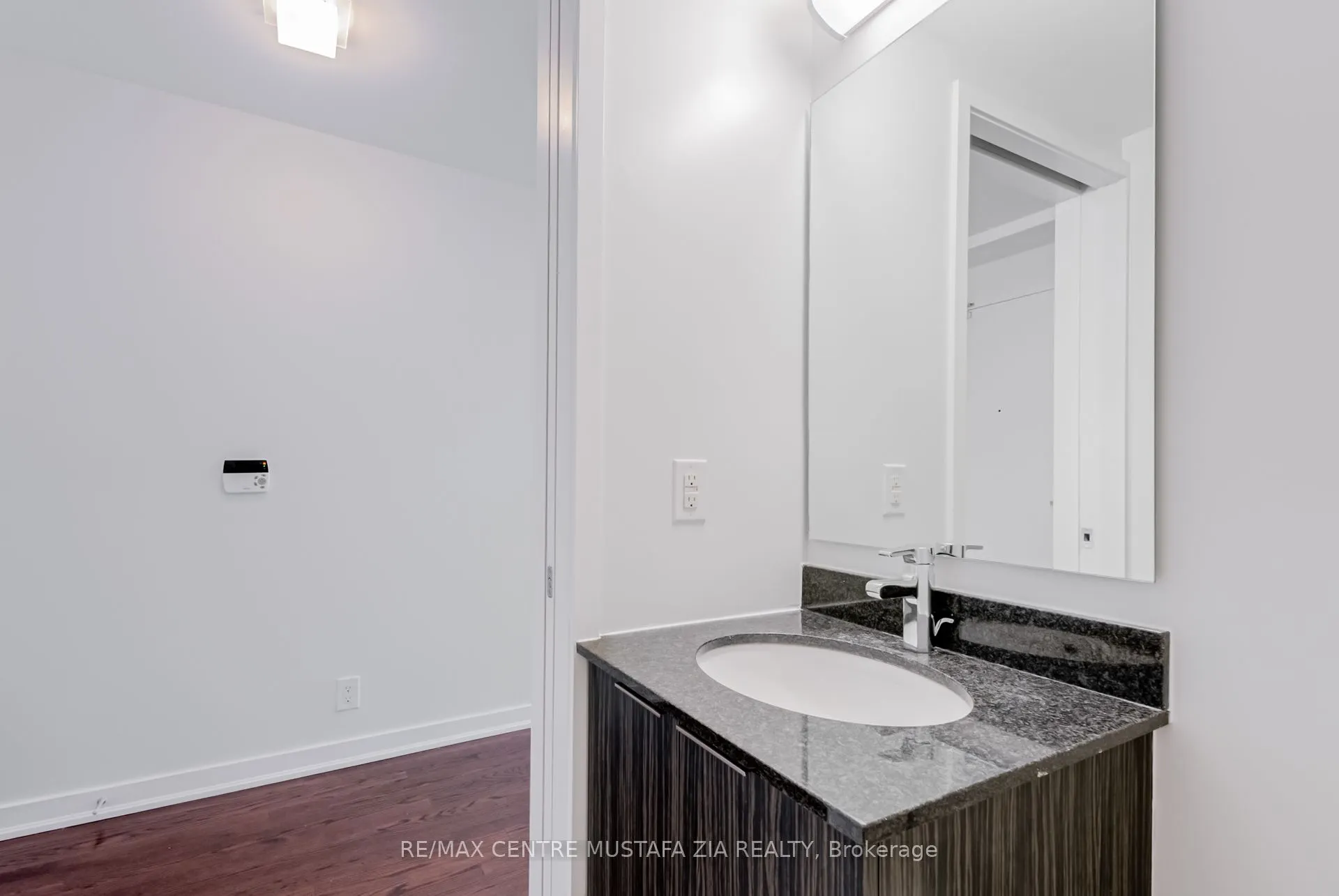 14 York Street, #2402
