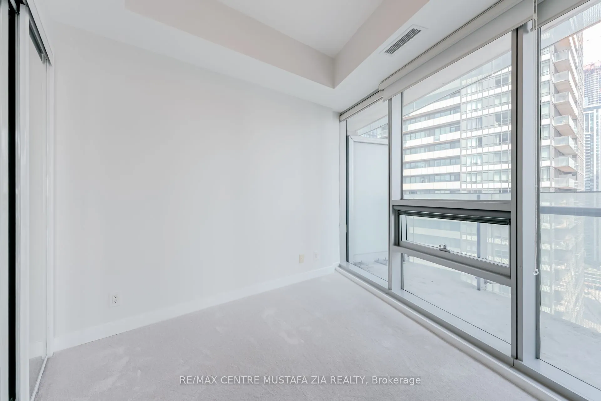 14 York Street, #2402