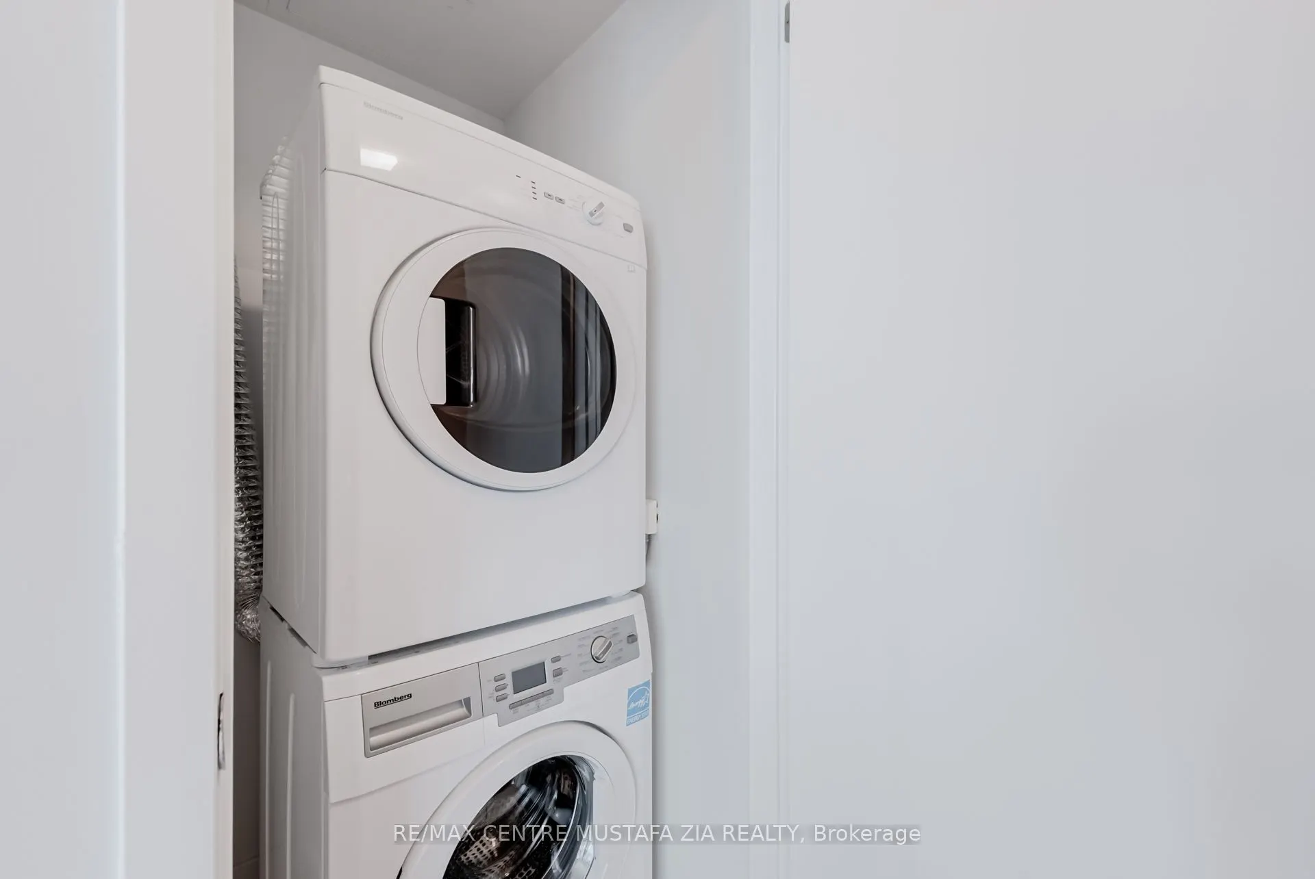 14 York Street, #2402