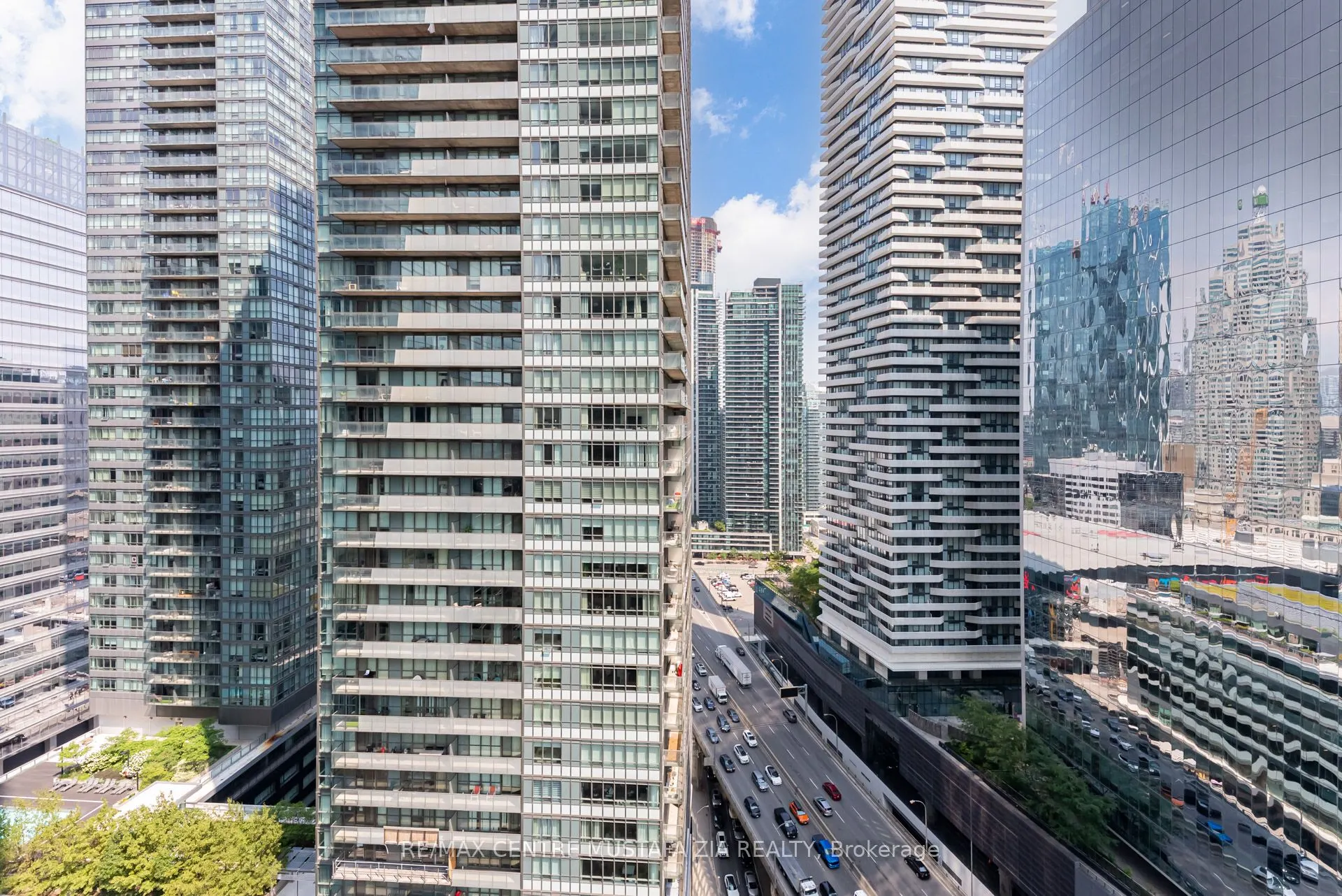 14 York Street, #2402
