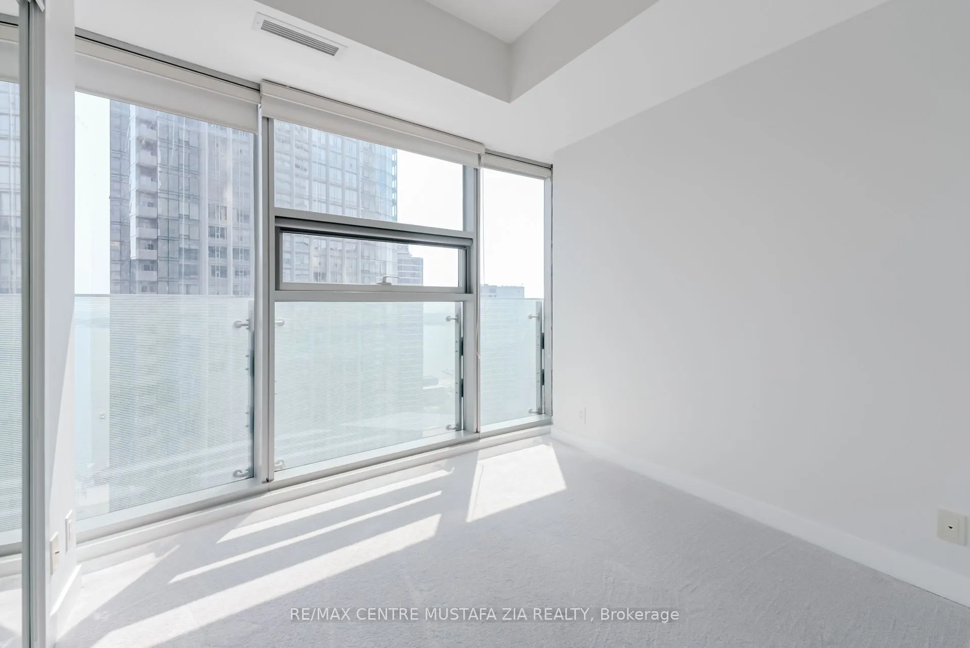 14 York Street, #2402