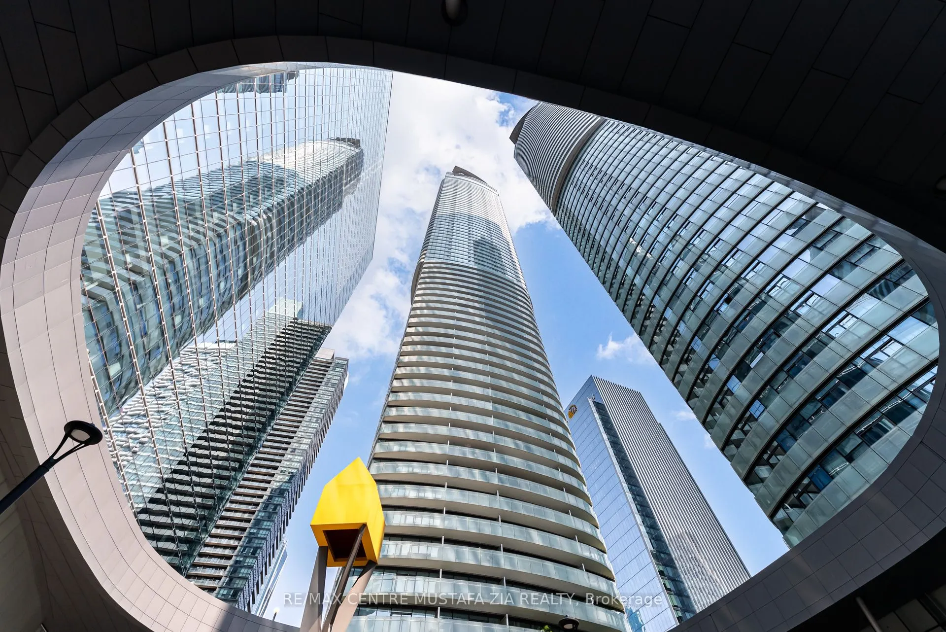 14 York Street, #2402