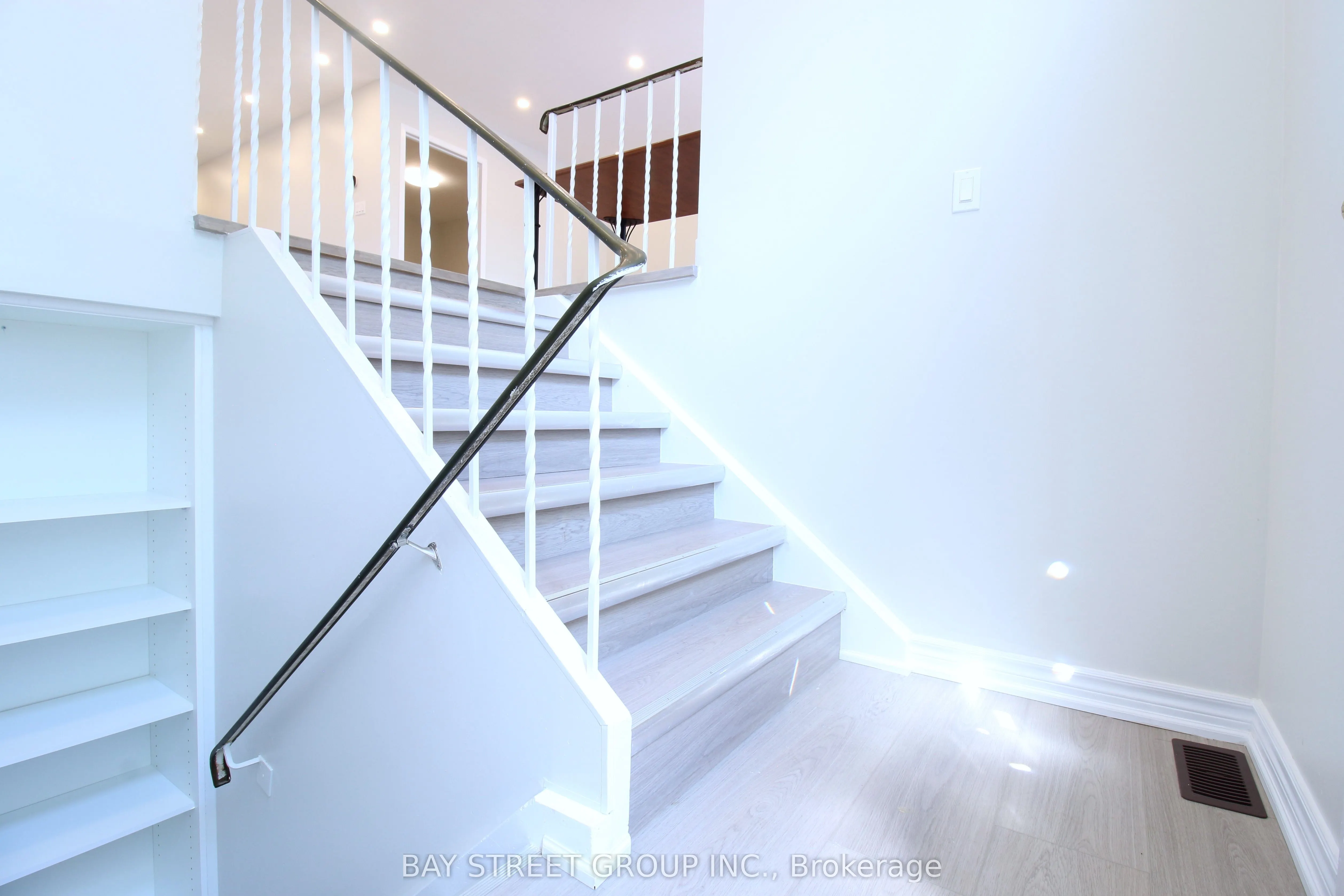 117 Pindar Crescent, #Main Floor