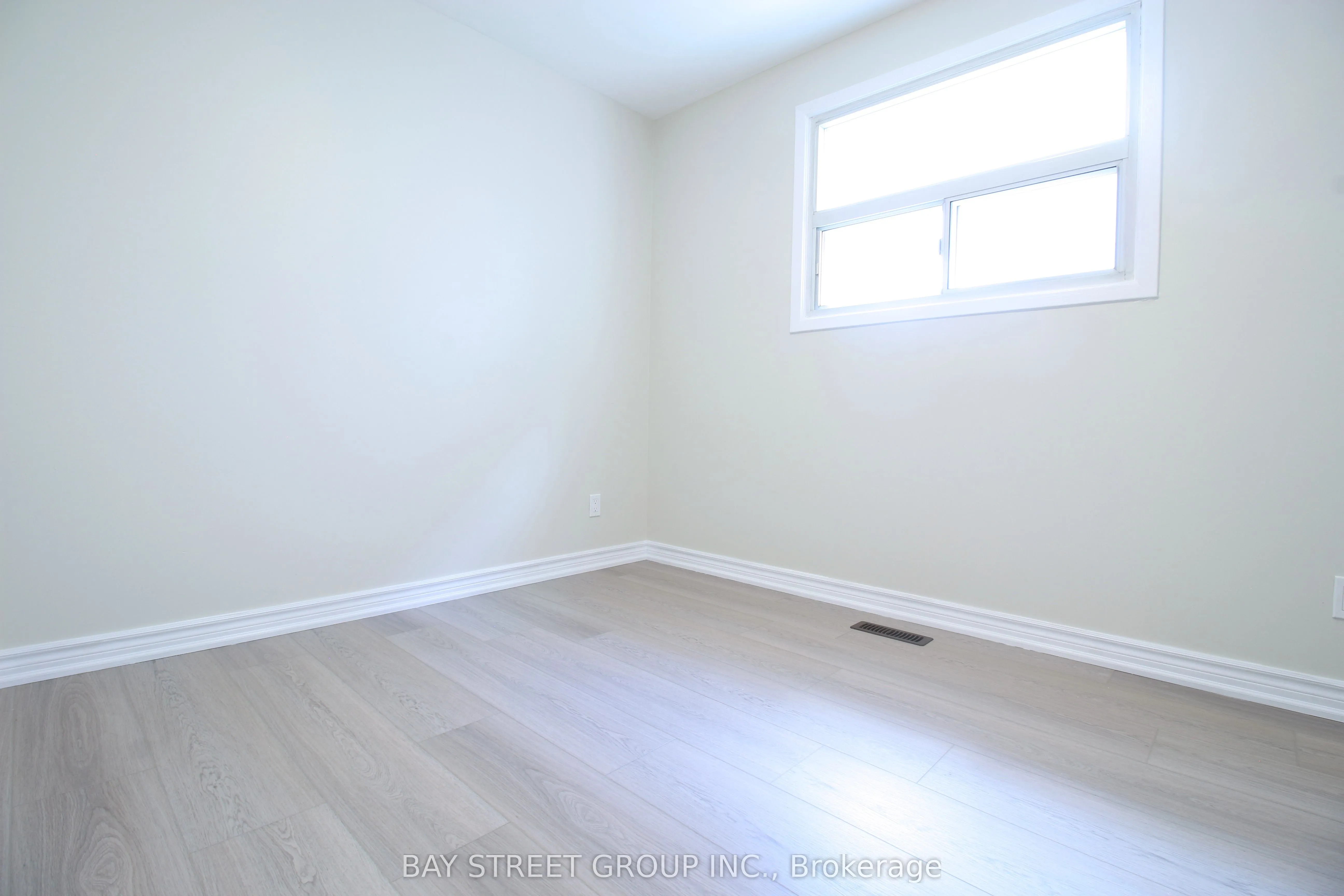 117 Pindar Crescent, #Main Floor