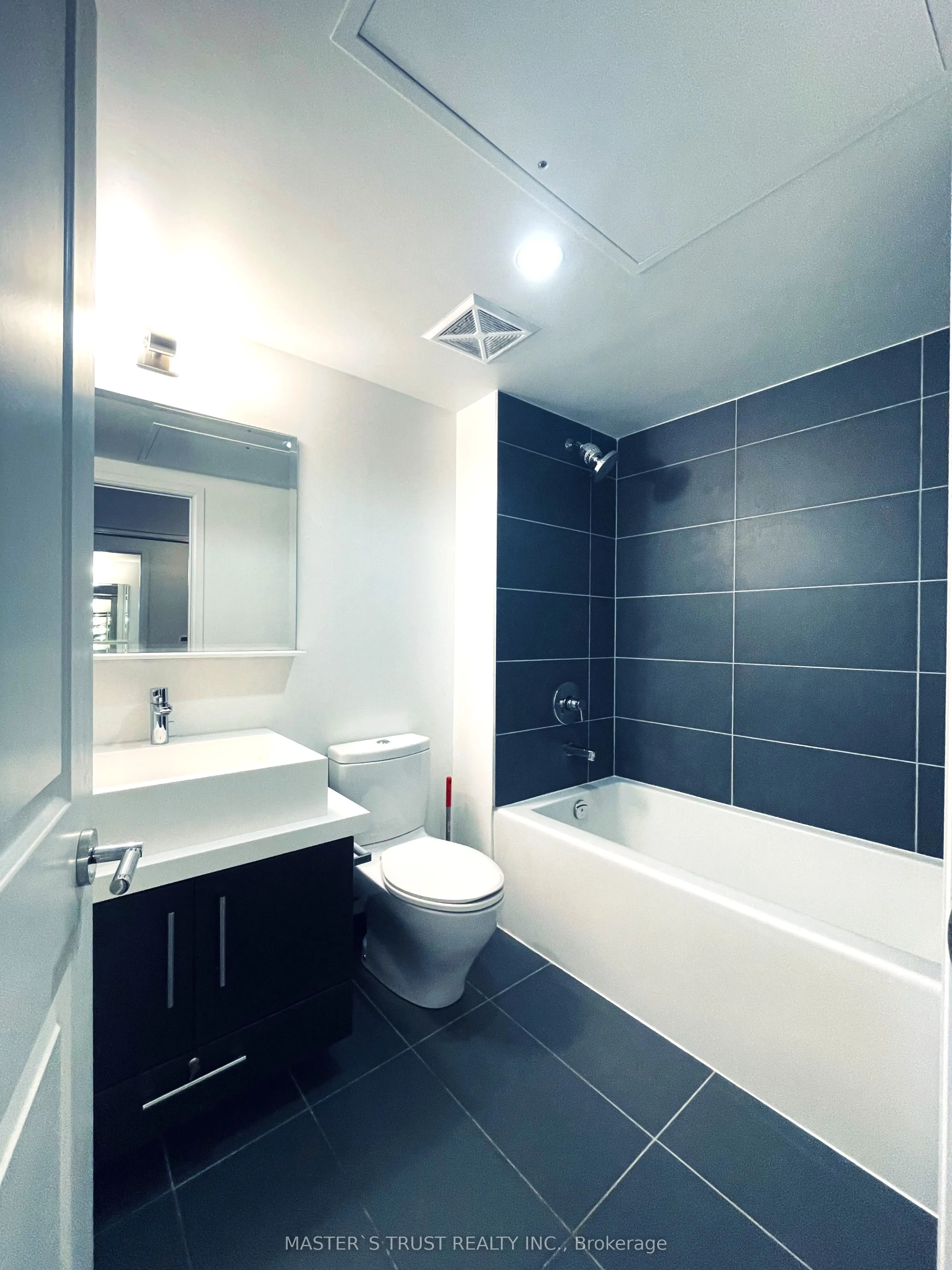 1080 Bay Street, #1109