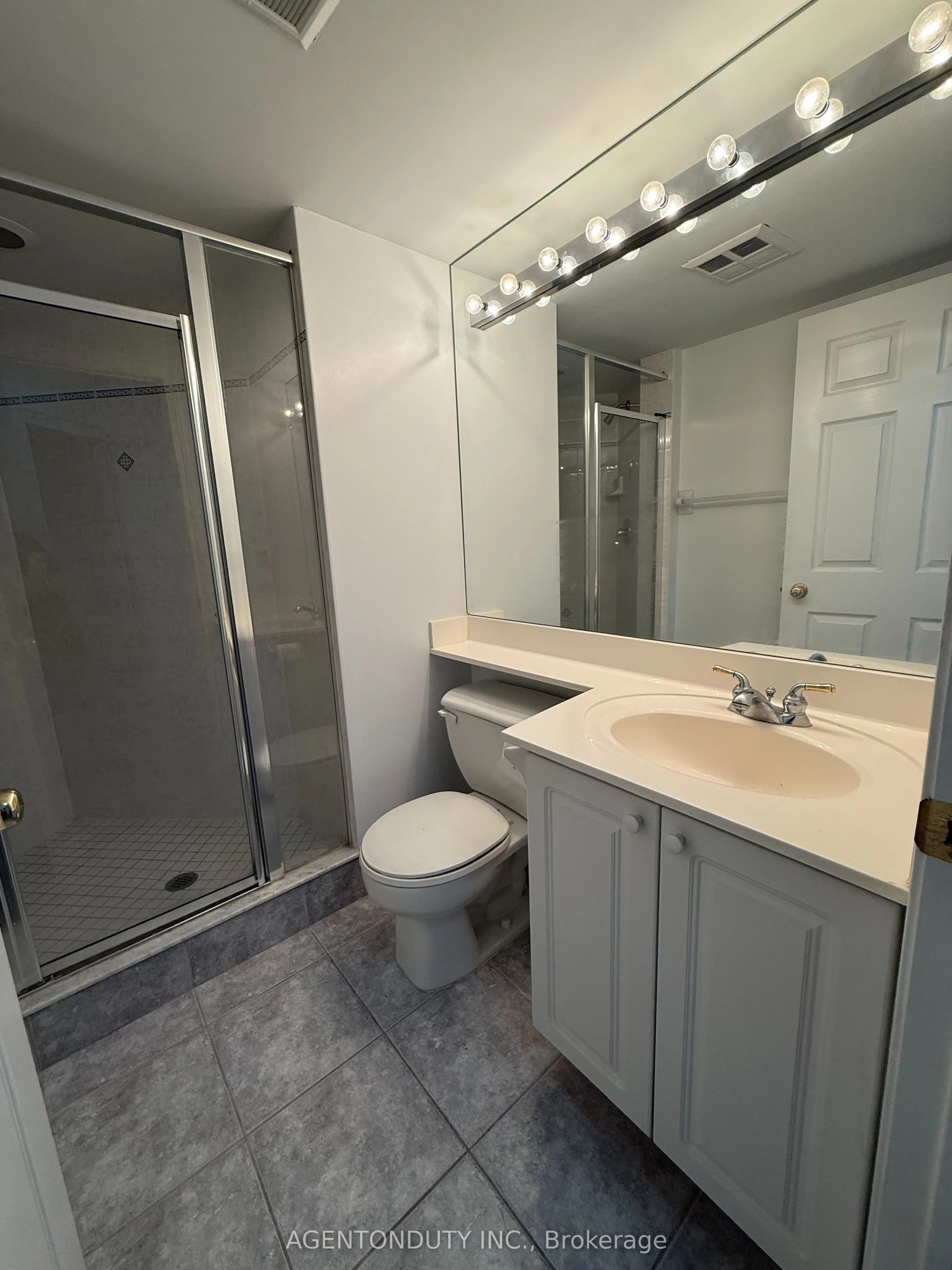 909 Bay Street, #607
