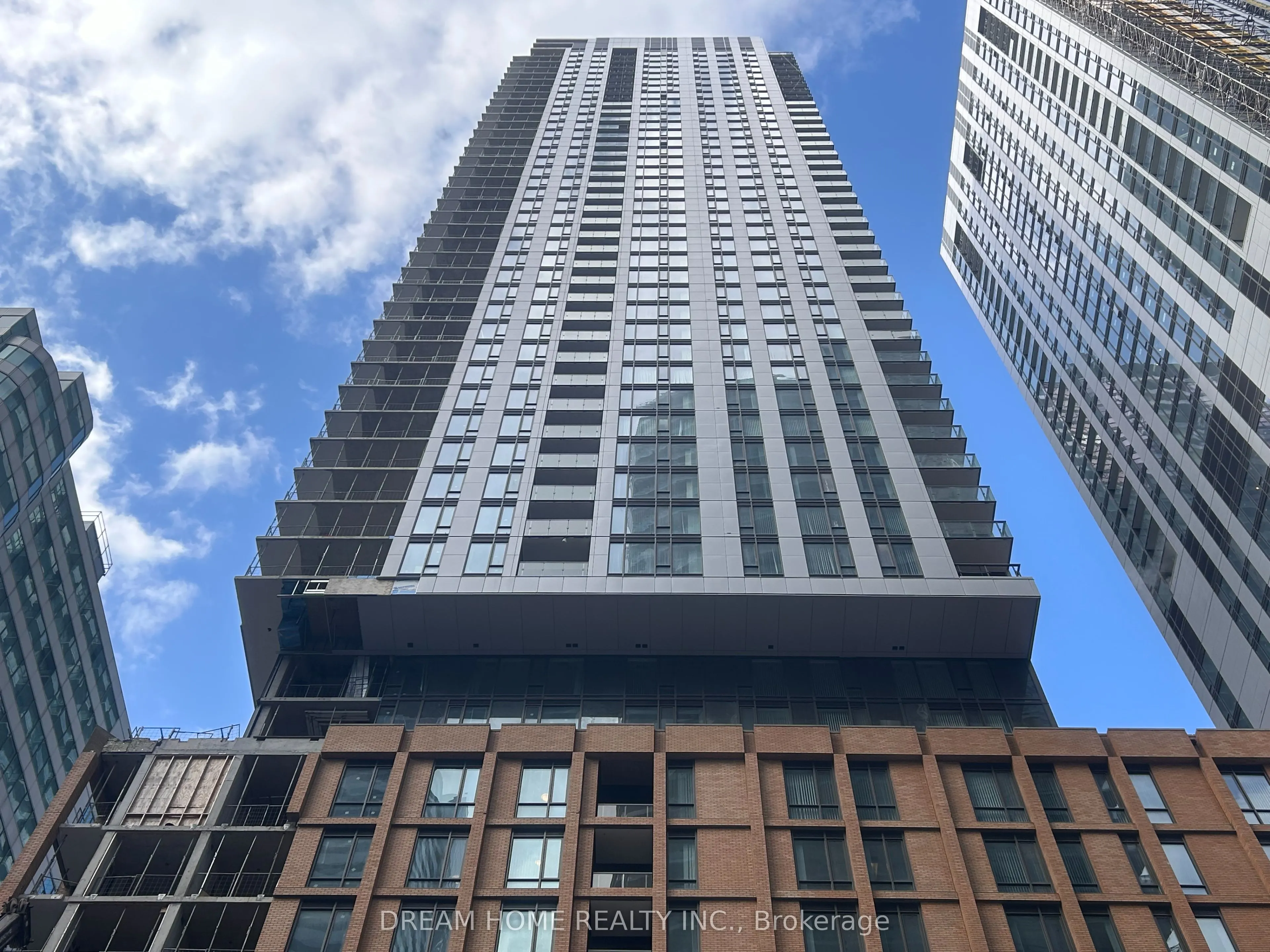 8 Widmer Street, #3105