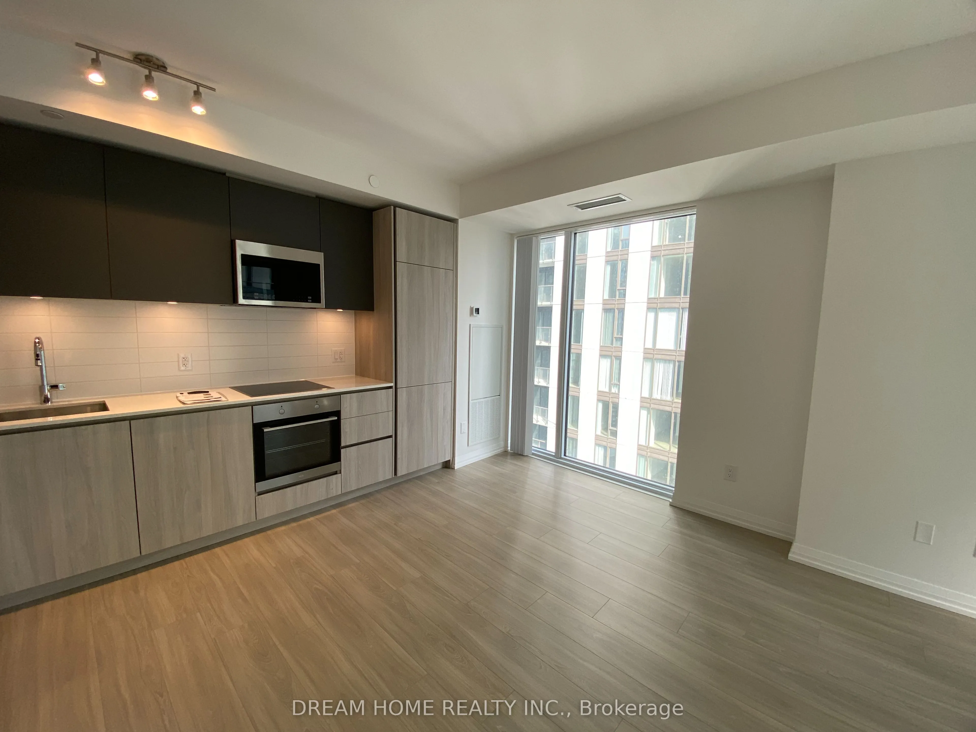 8 Widmer Street, #3105