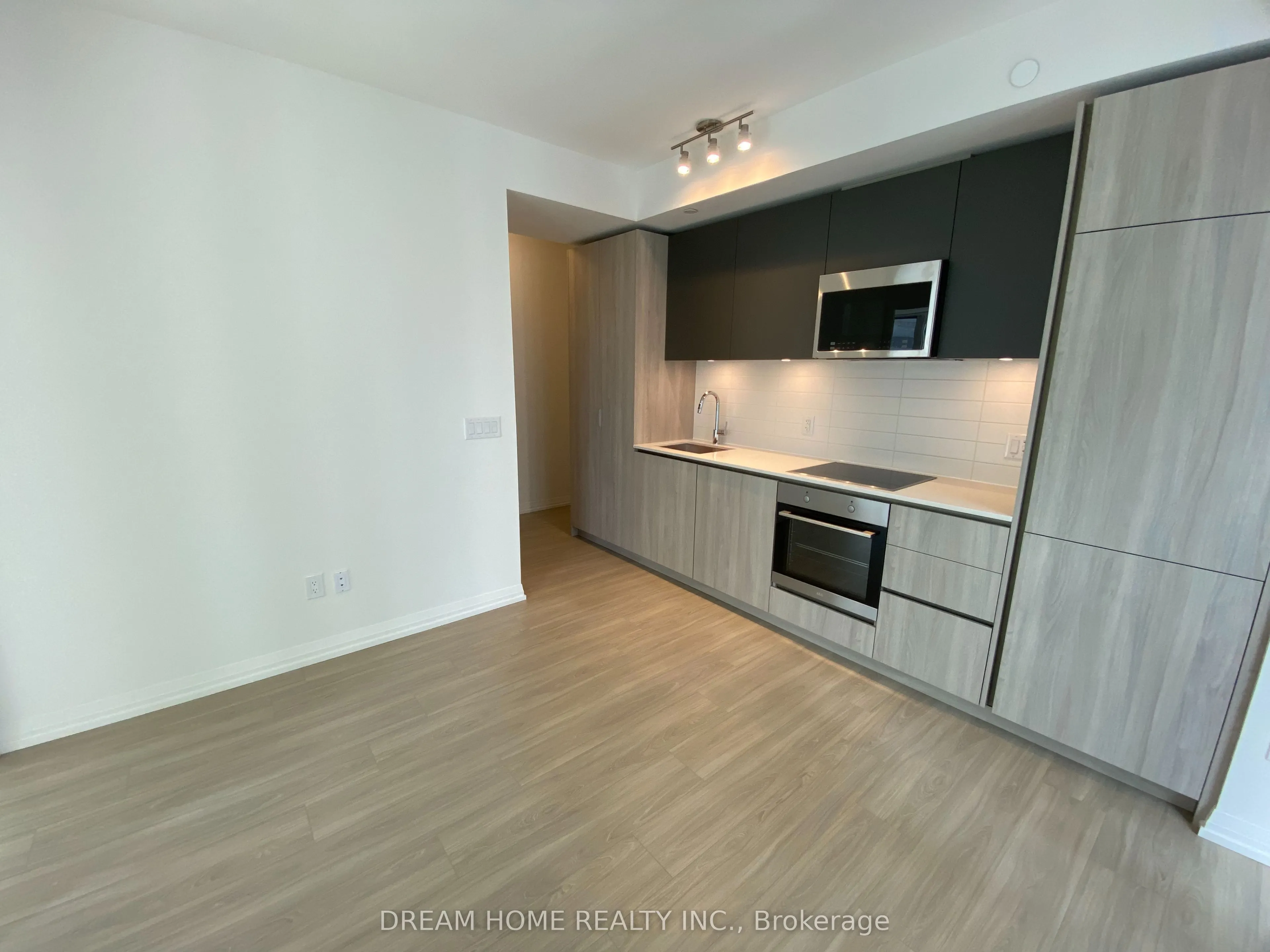8 Widmer Street, #3105