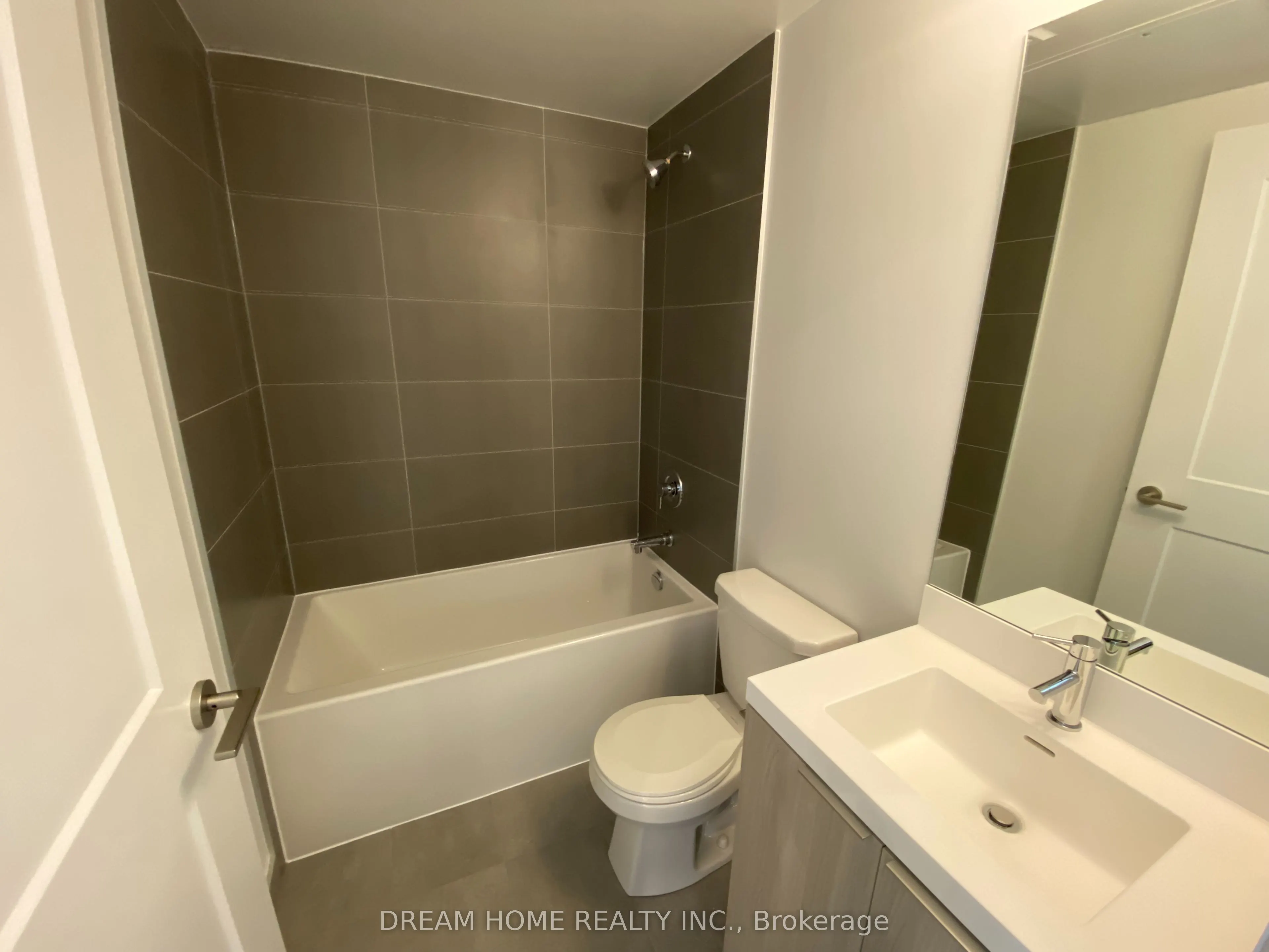 8 Widmer Street, #3105