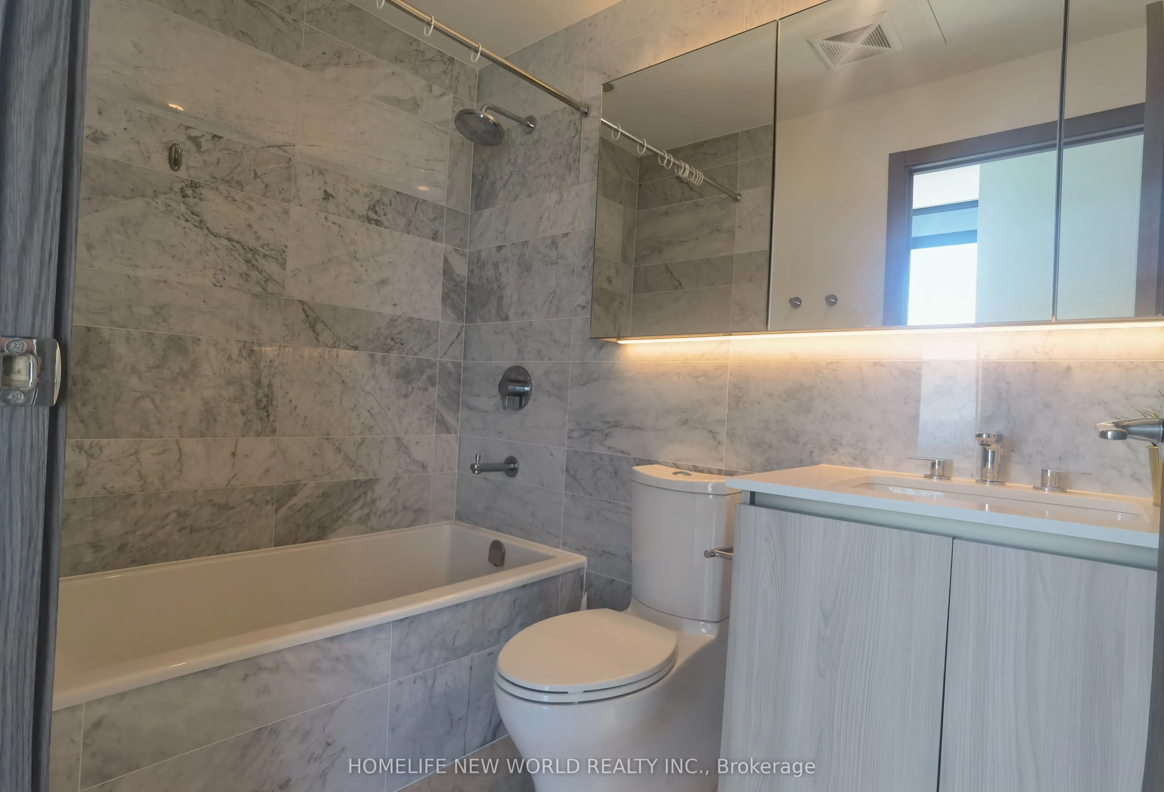 17 Bathurst Street, #3002