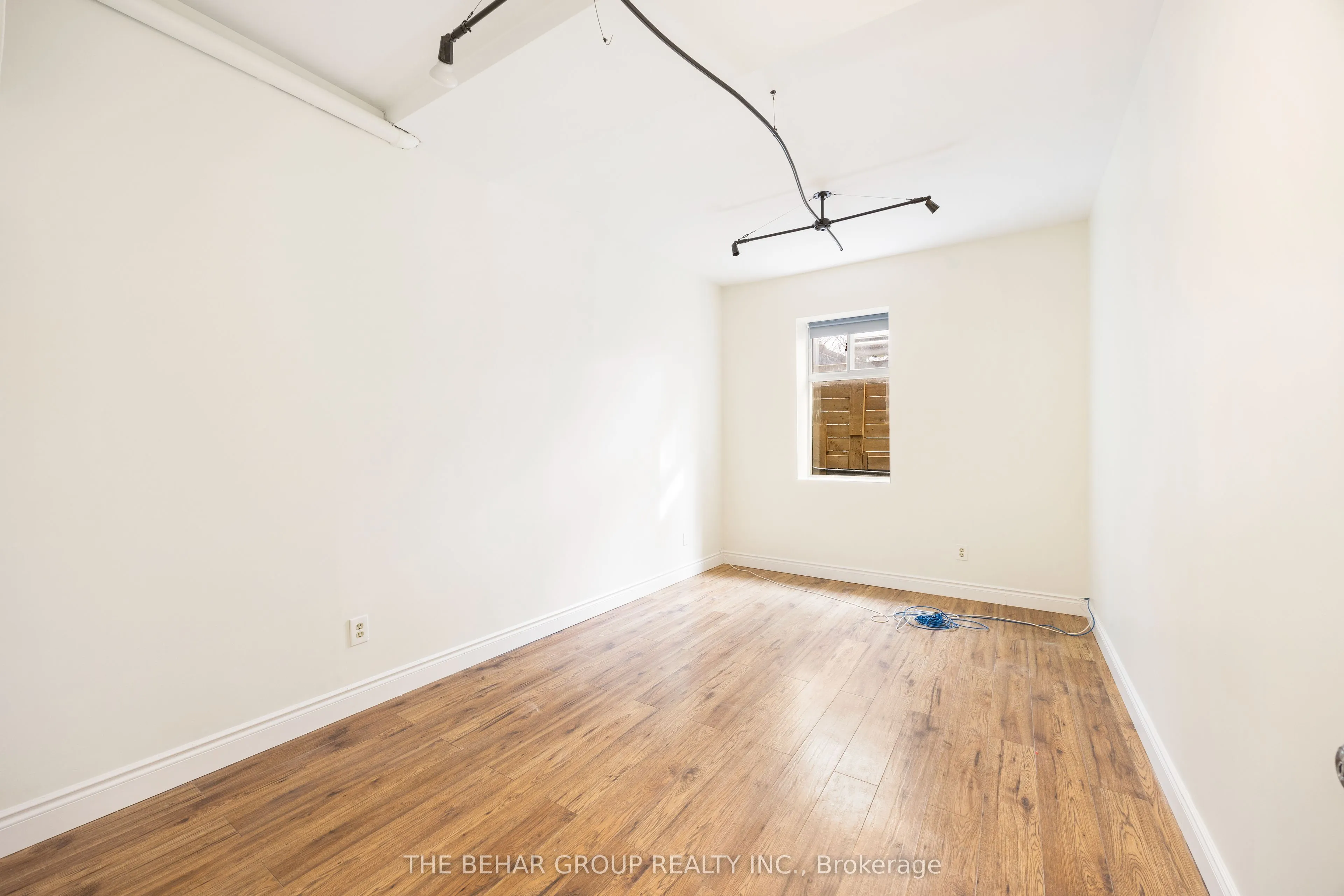 18 Dupont Street, #1