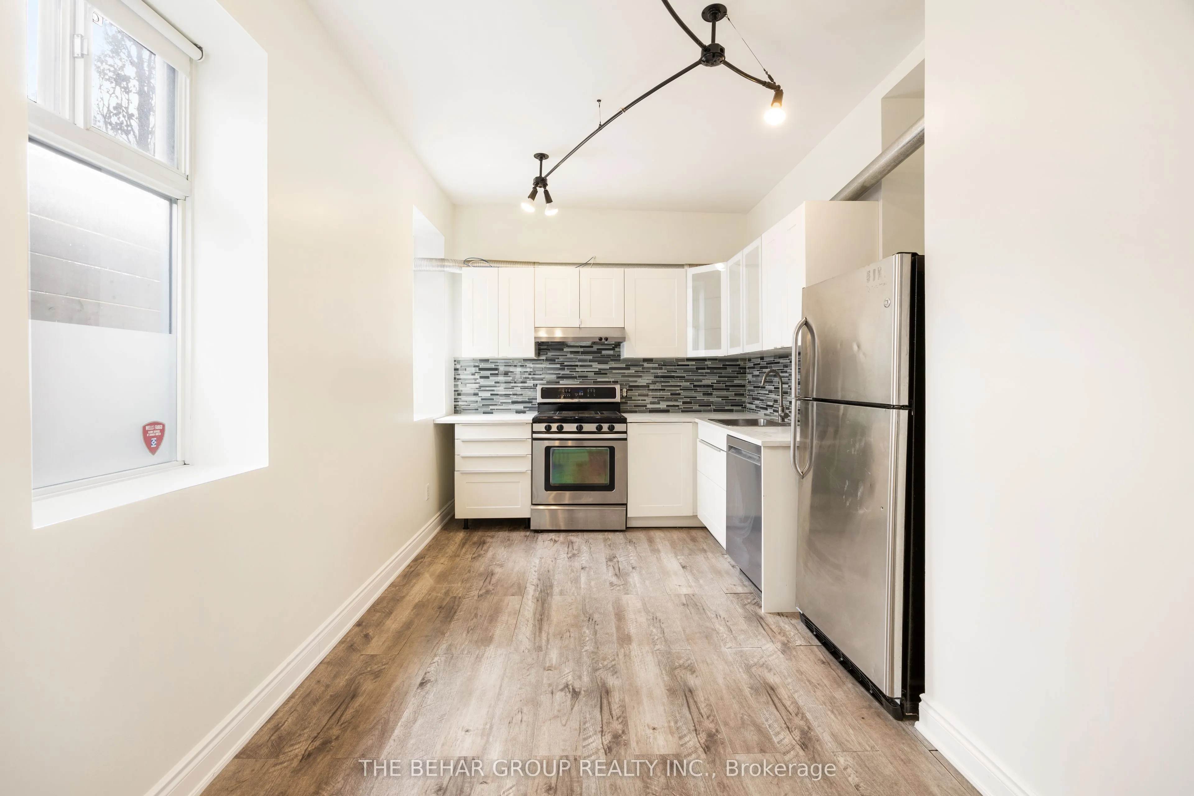18 Dupont Street, #1