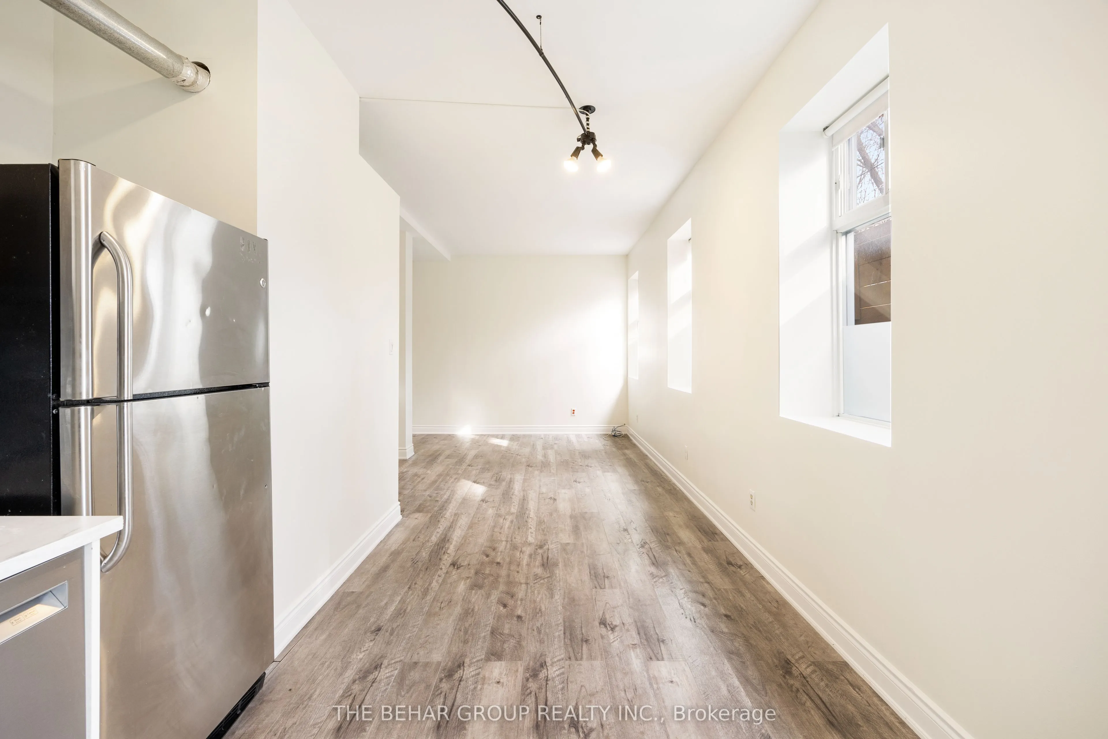 18 Dupont Street, #1