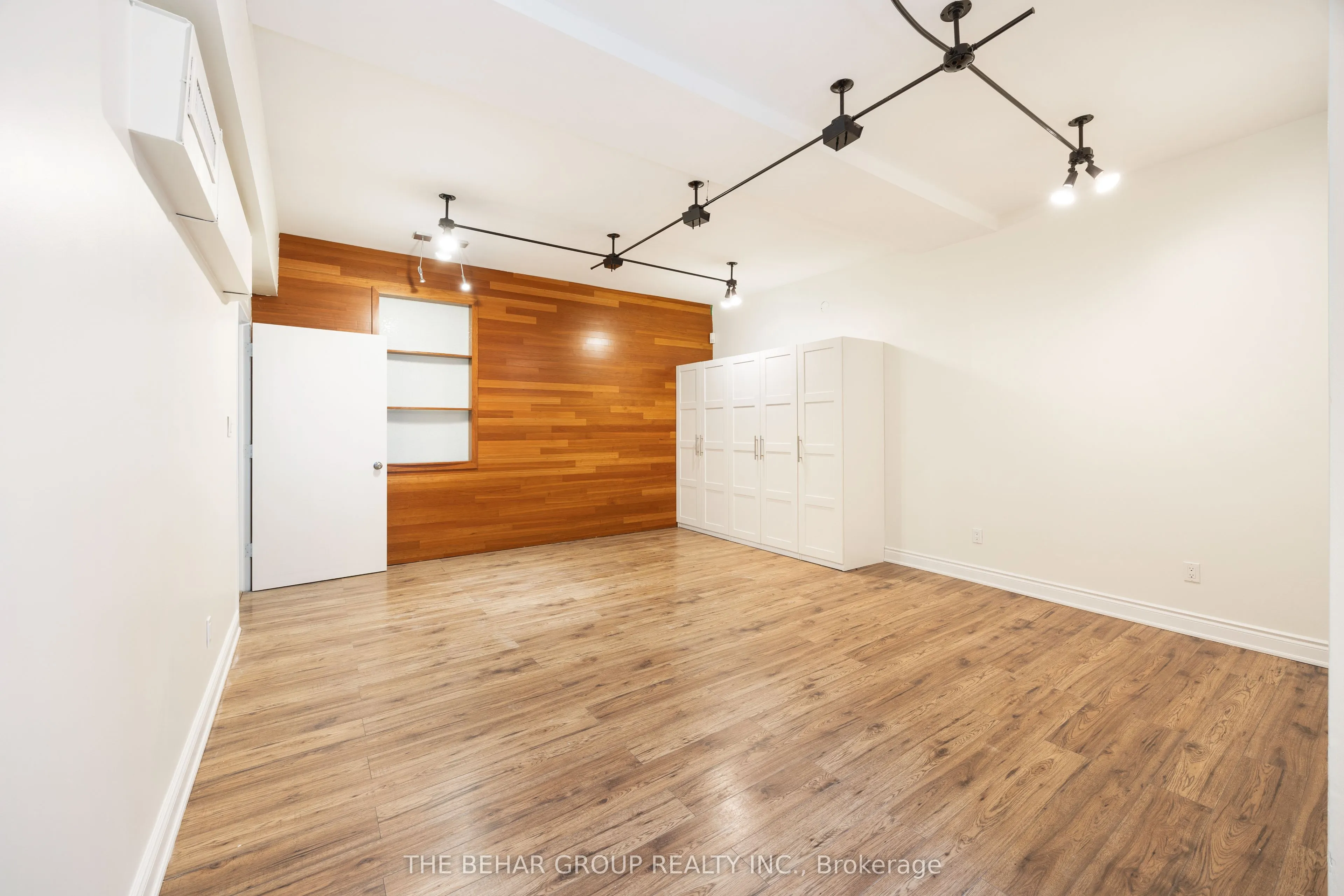 18 Dupont Street, #1
