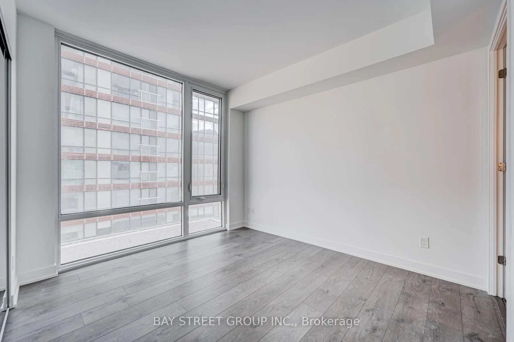 501 Yonge Street, #902