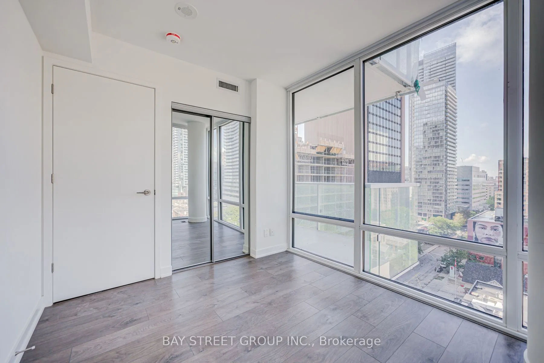 501 Yonge Street, #902