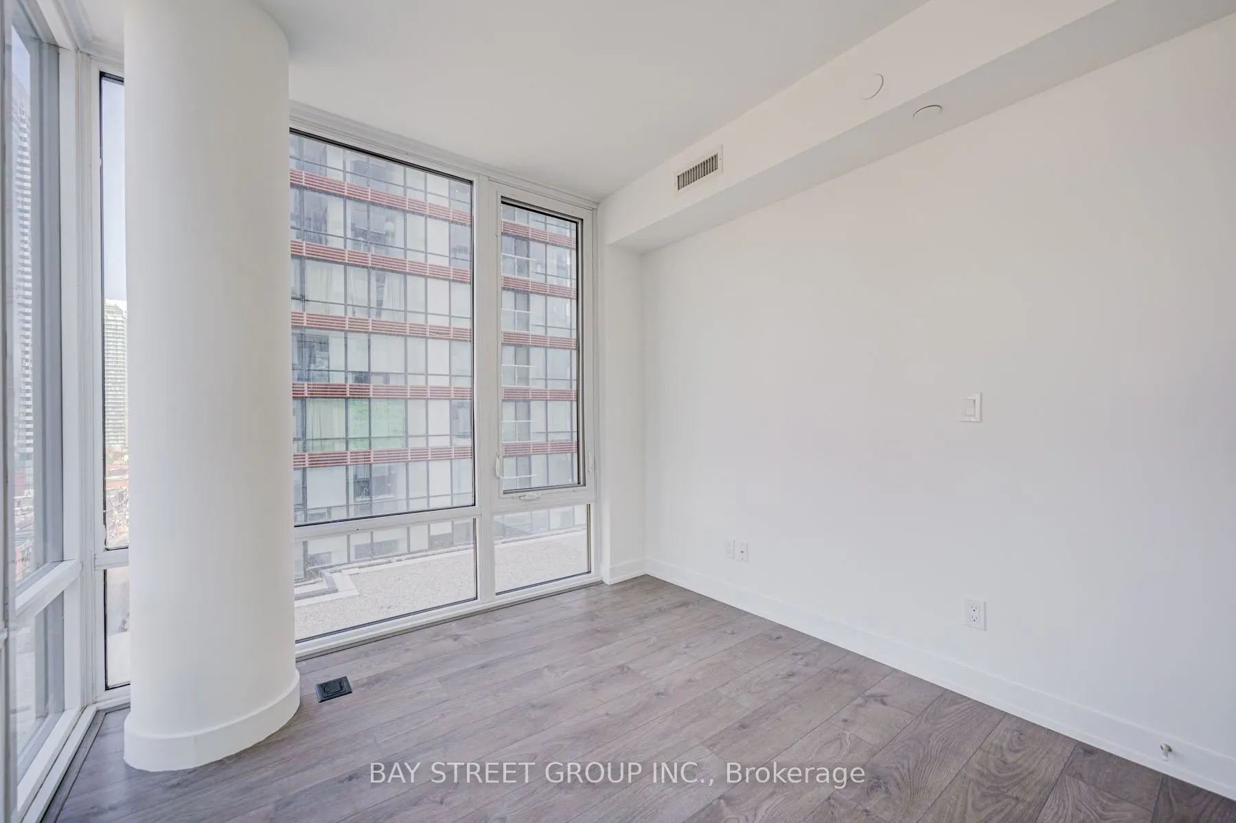 501 Yonge Street, #902