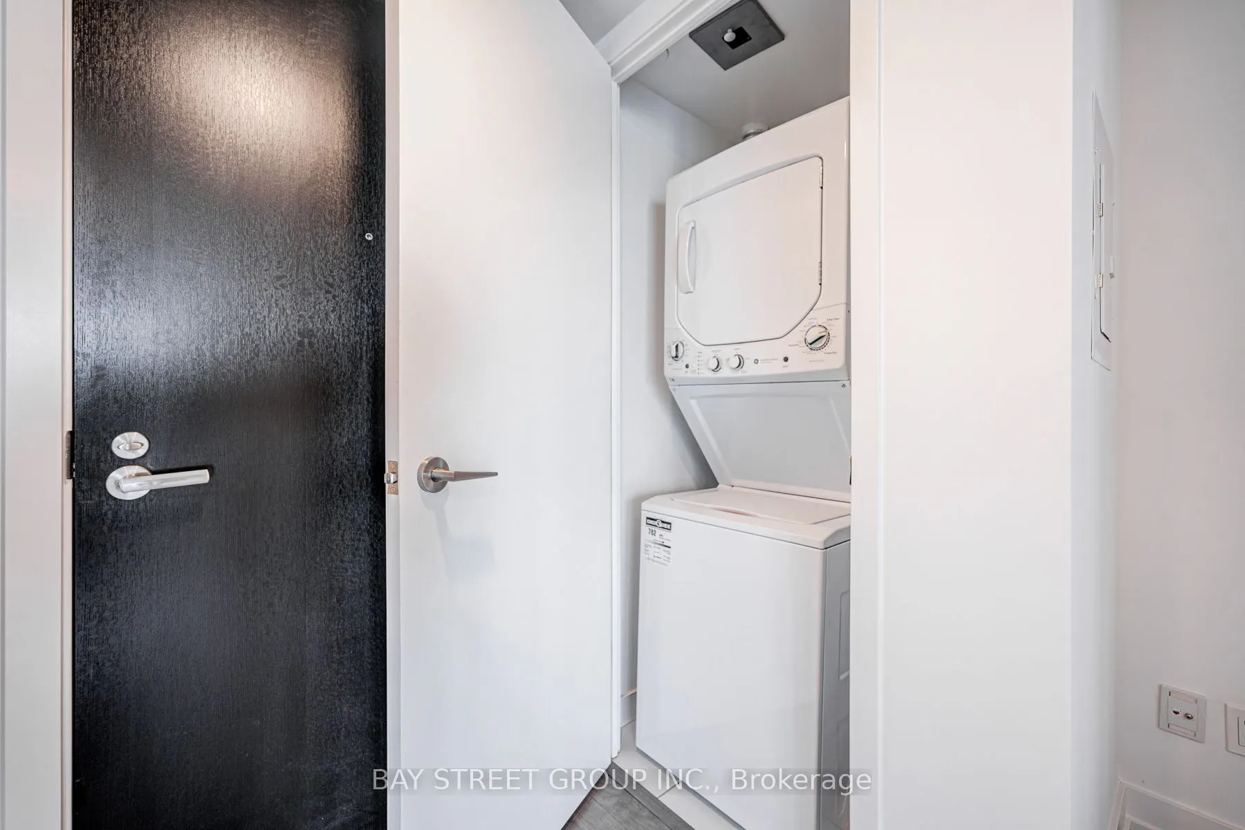 501 Yonge Street, #902