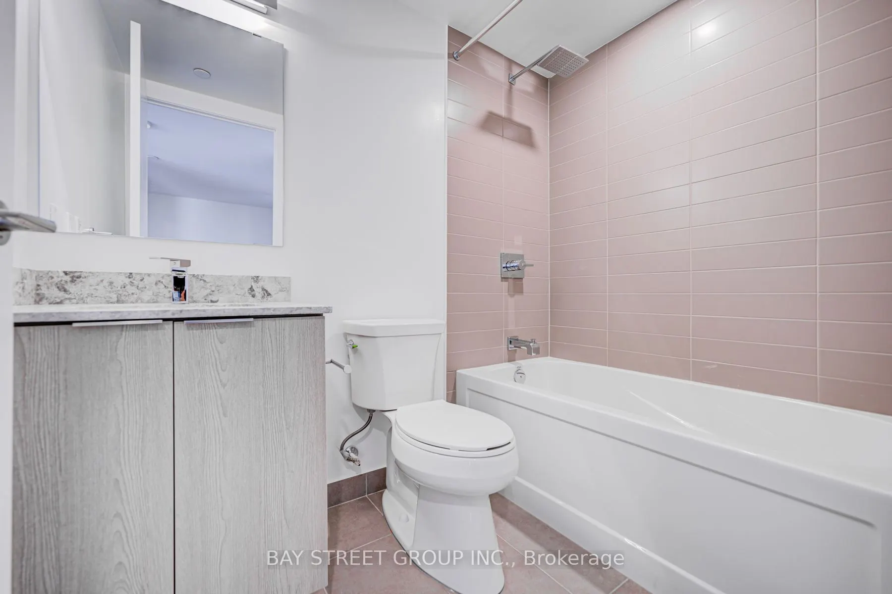 501 Yonge Street, #902