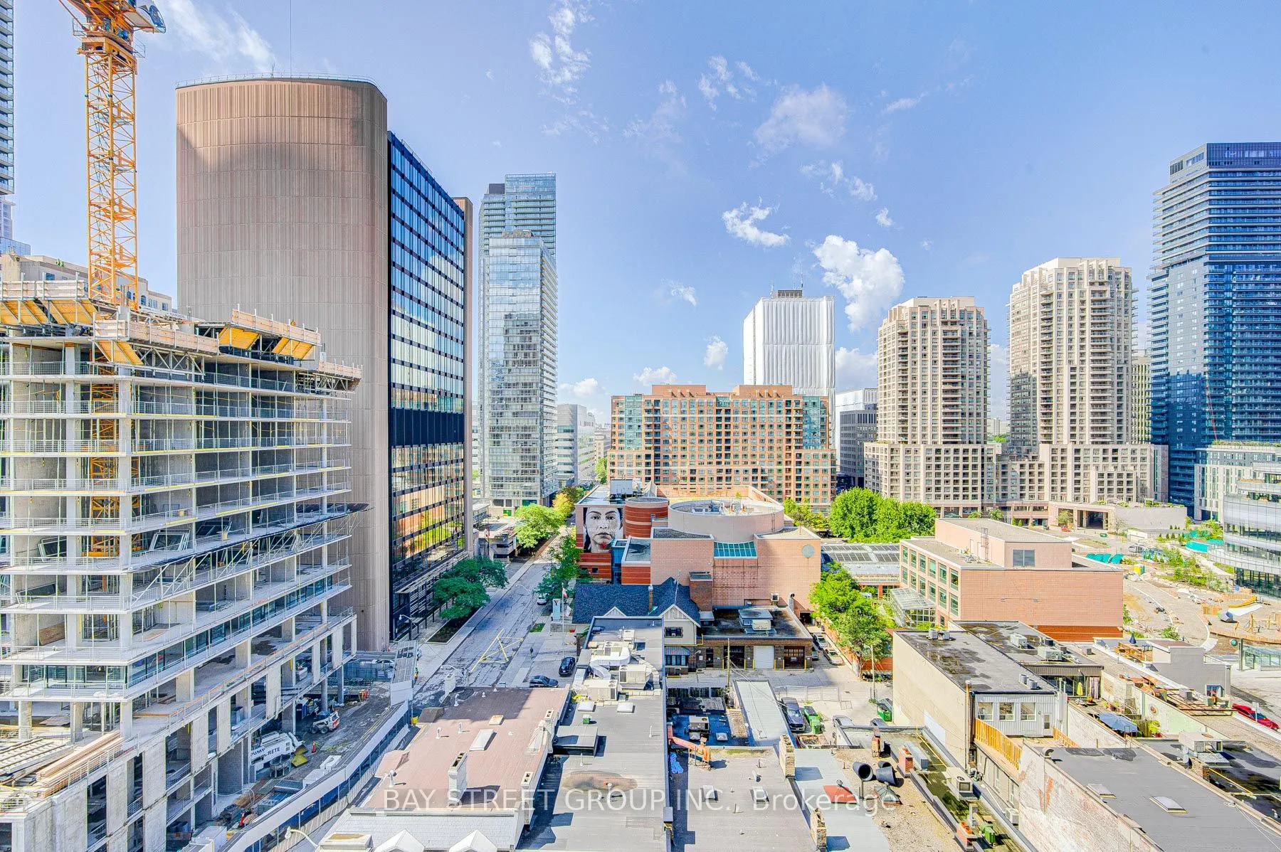501 Yonge Street, #902