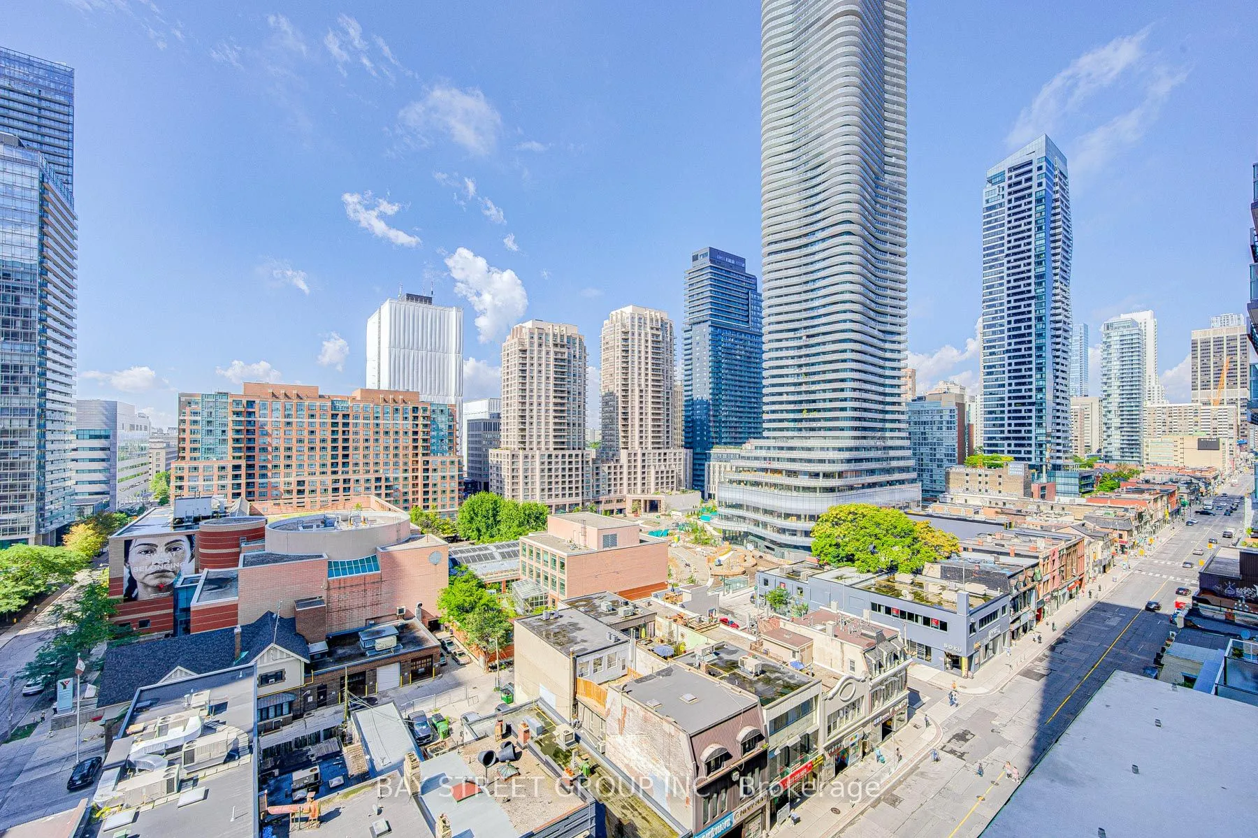 501 Yonge Street, #902