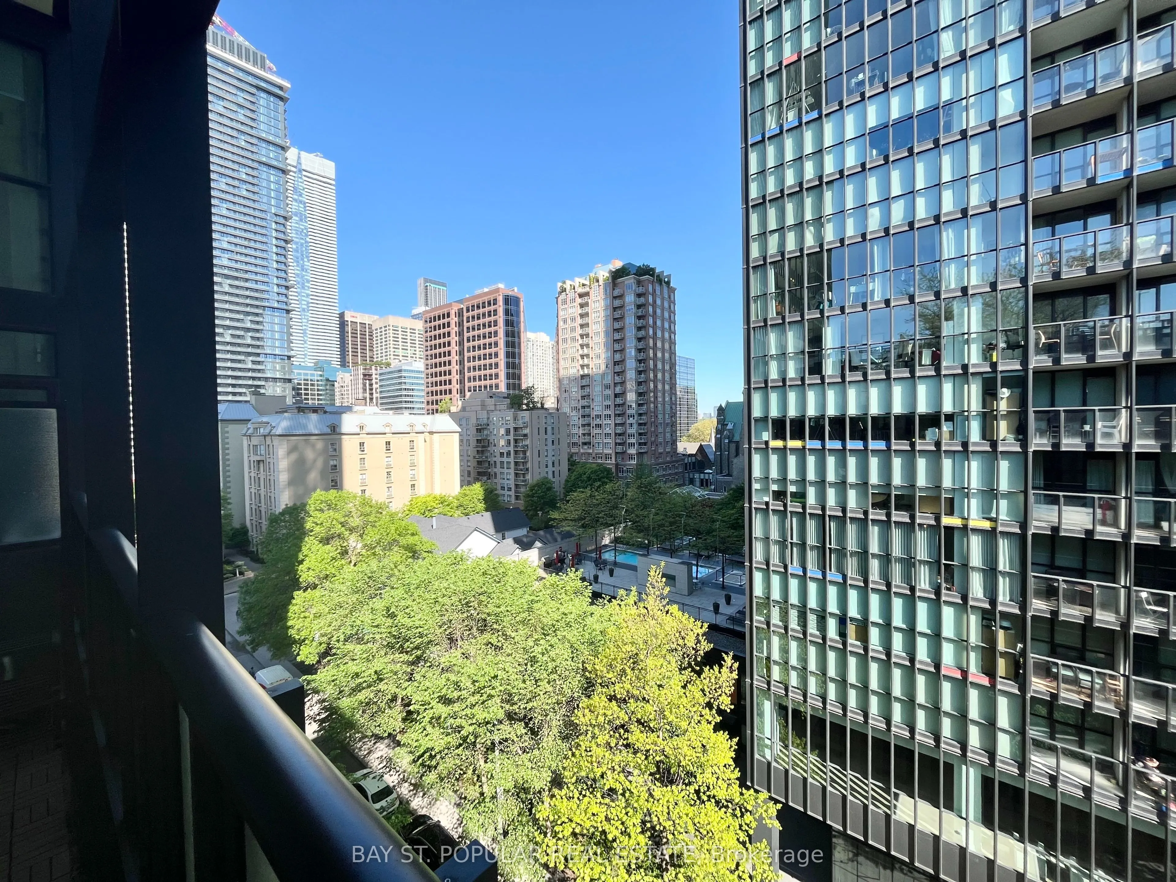 101 Charles Street E, #813