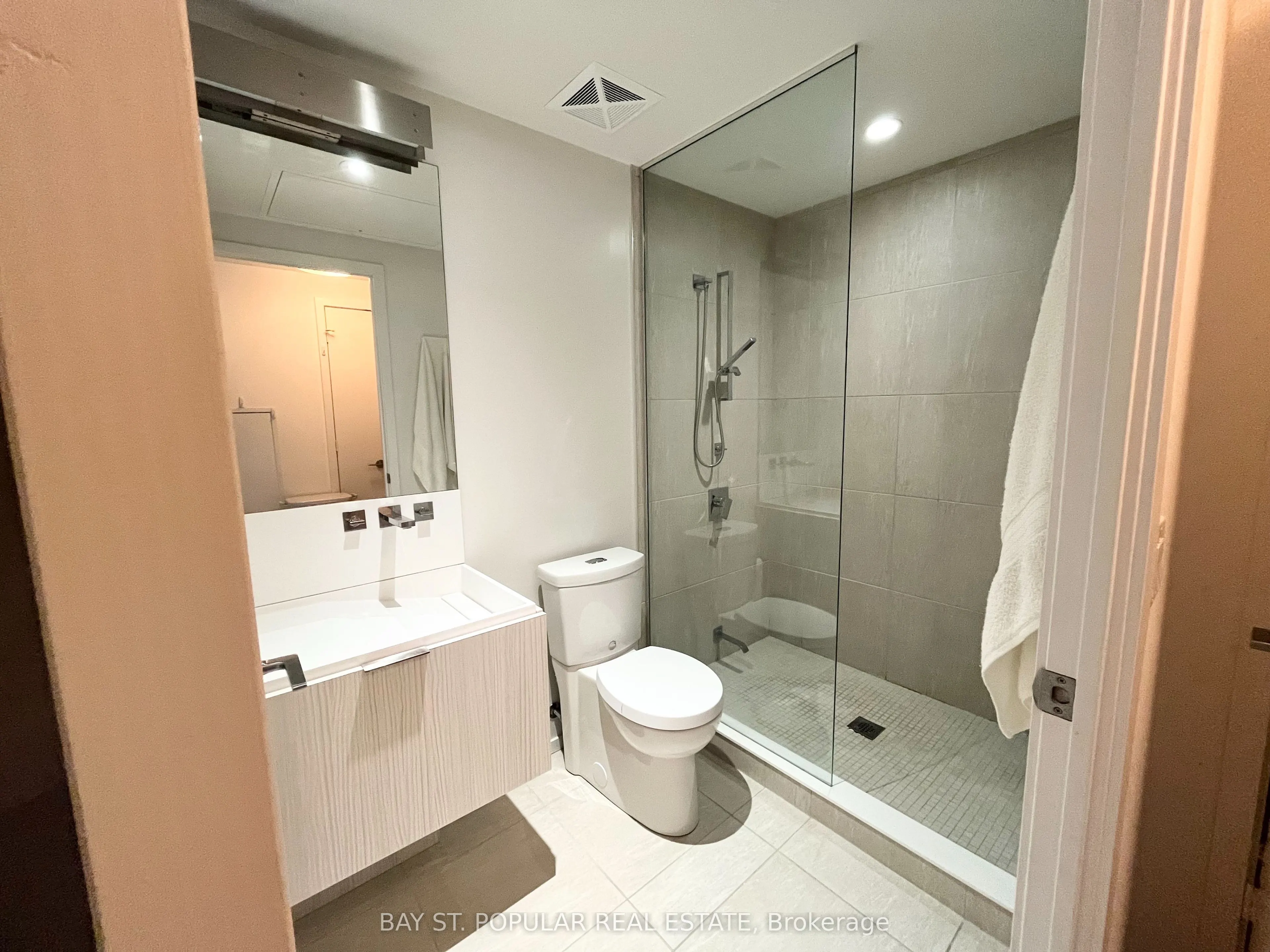 101 Charles Street E, #813