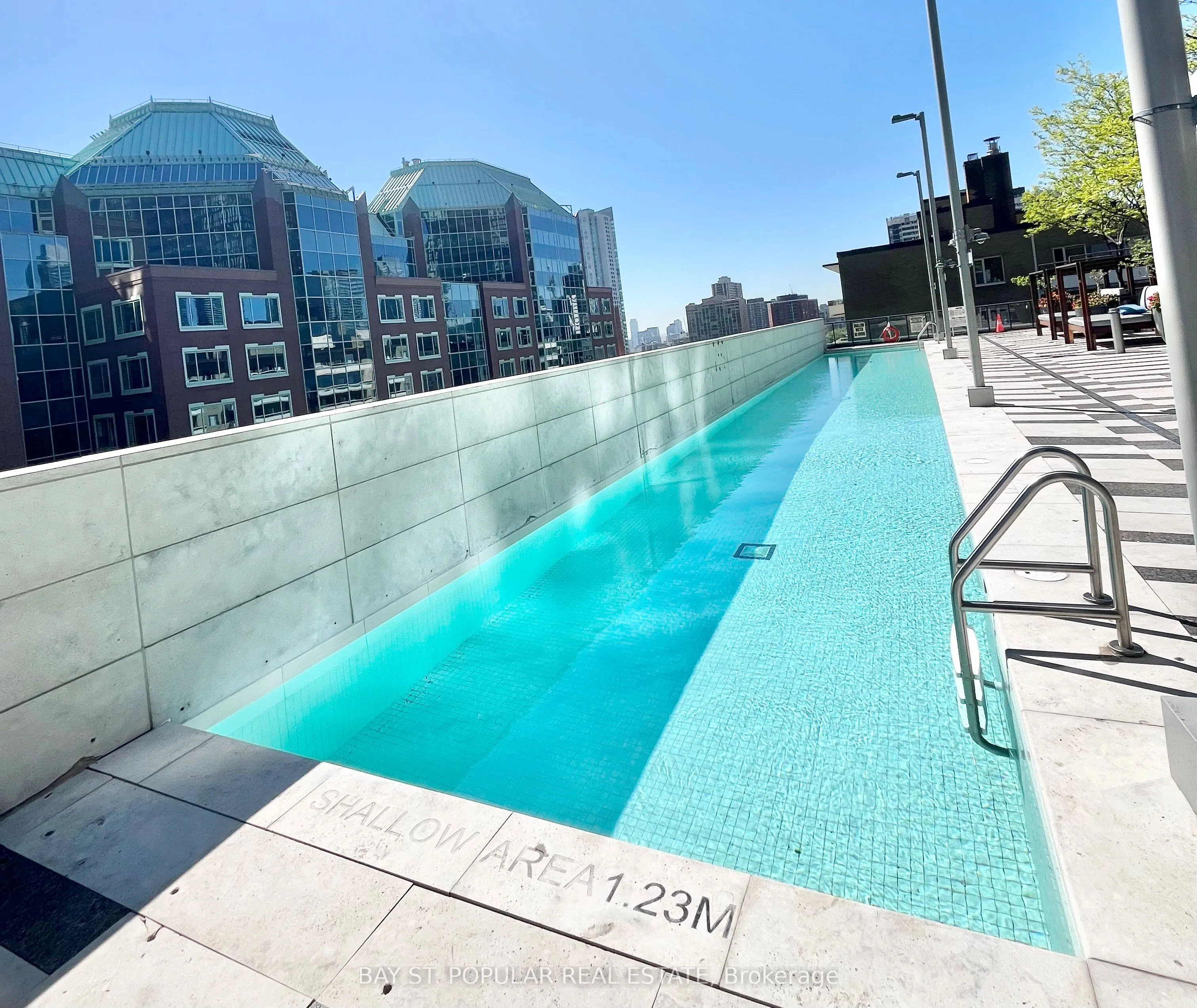 101 Charles Street E, #813