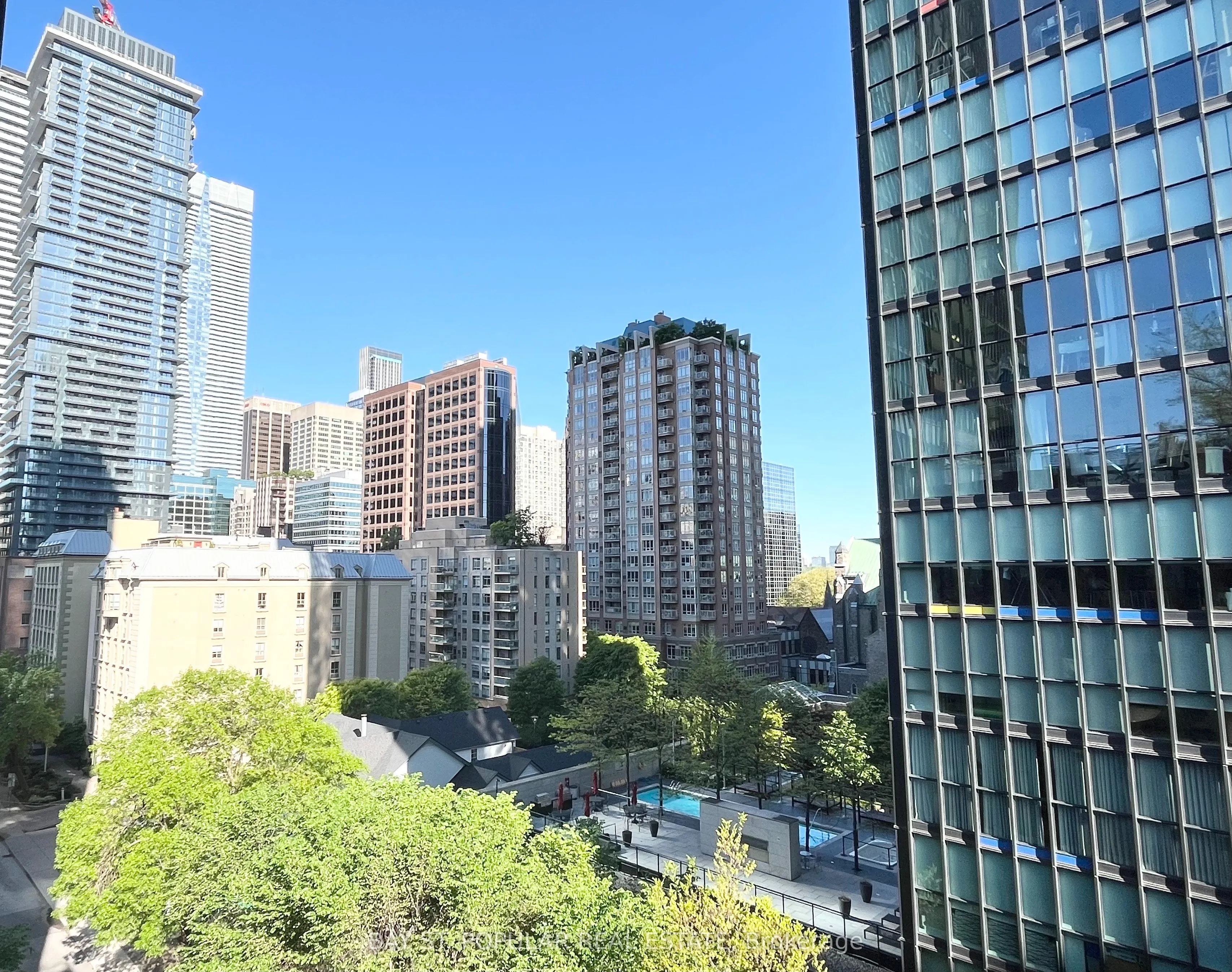 101 Charles Street E, #813