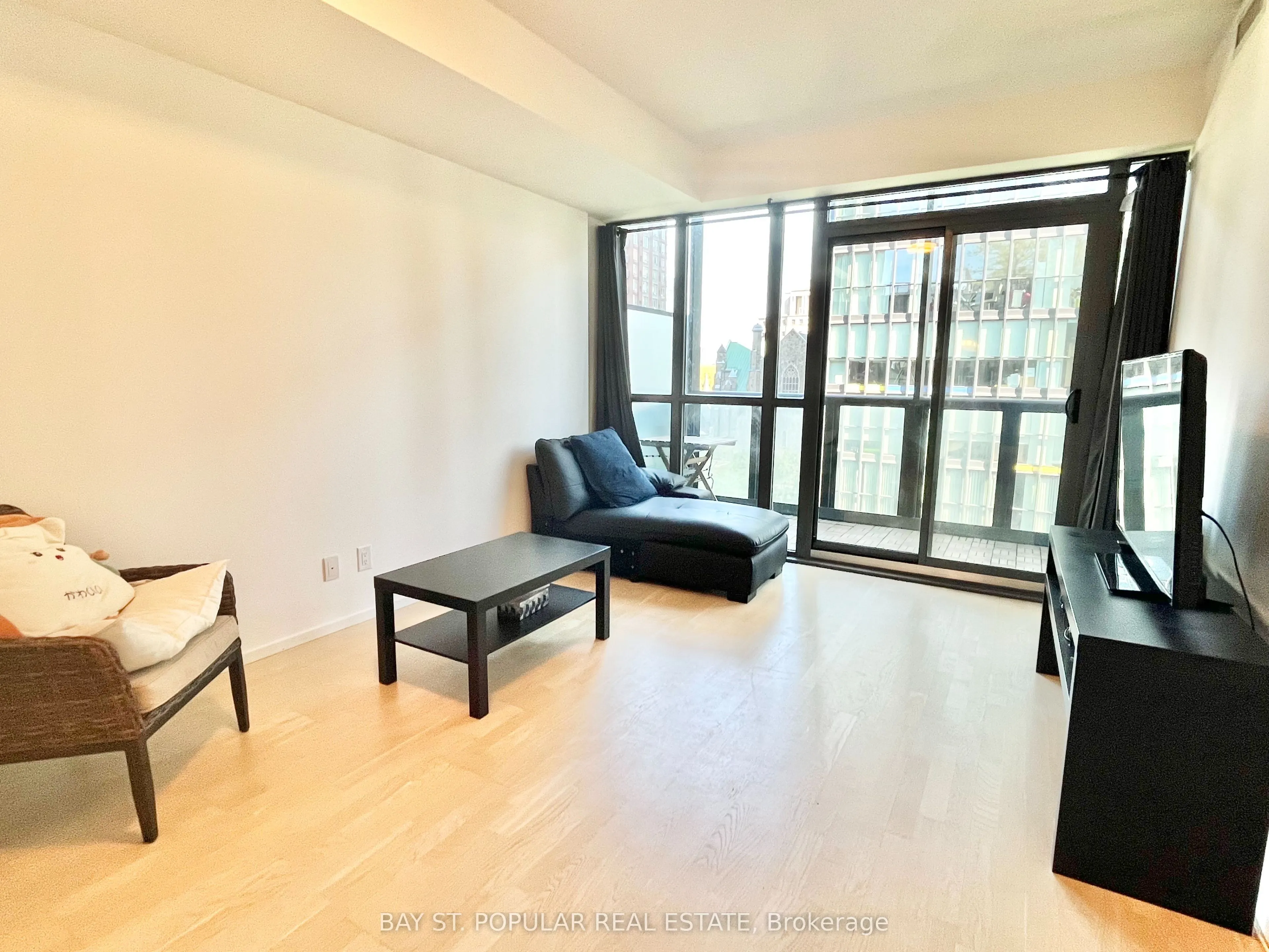 101 Charles Street E, #813