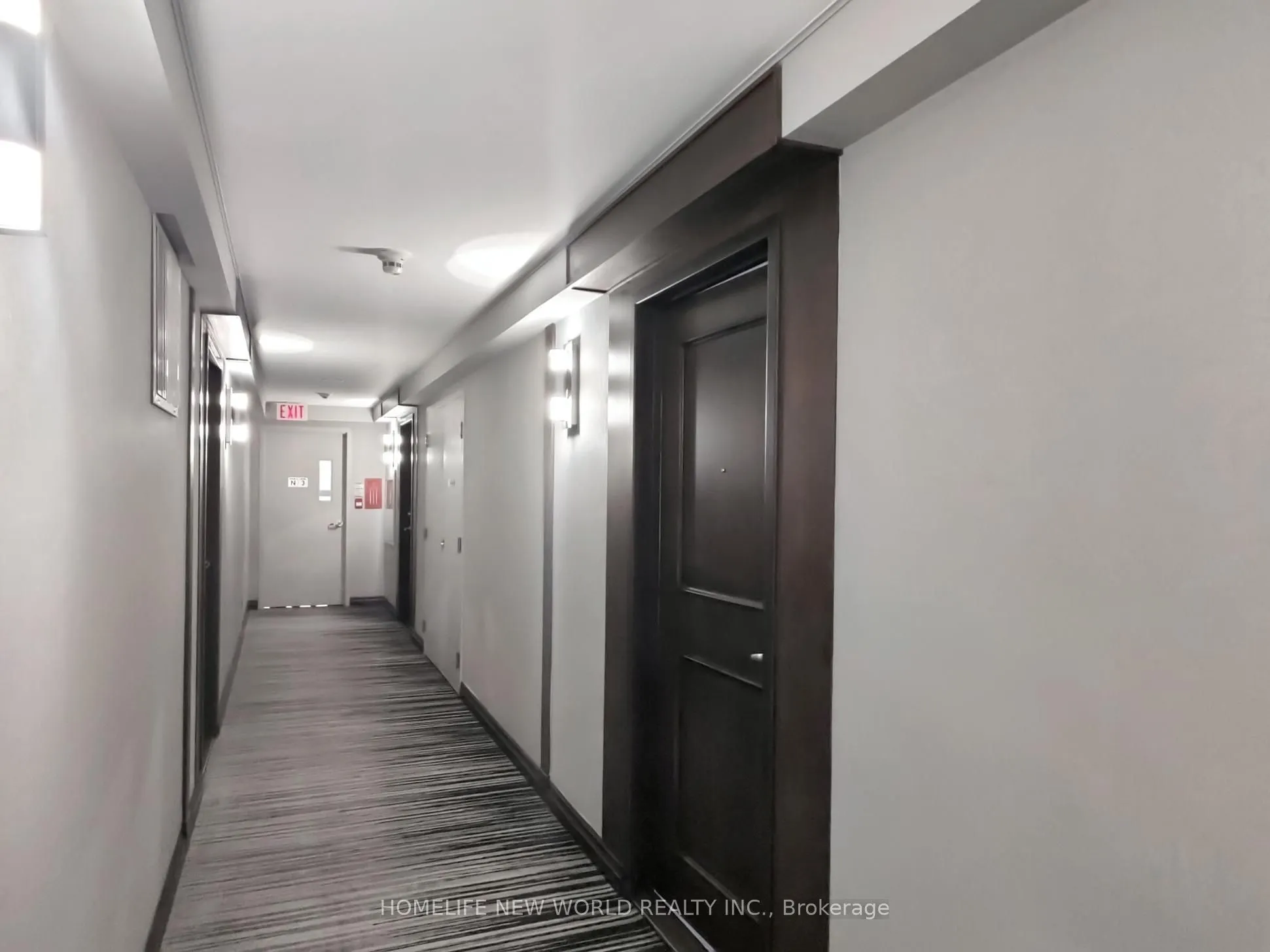 168 Simcoe Street, #303