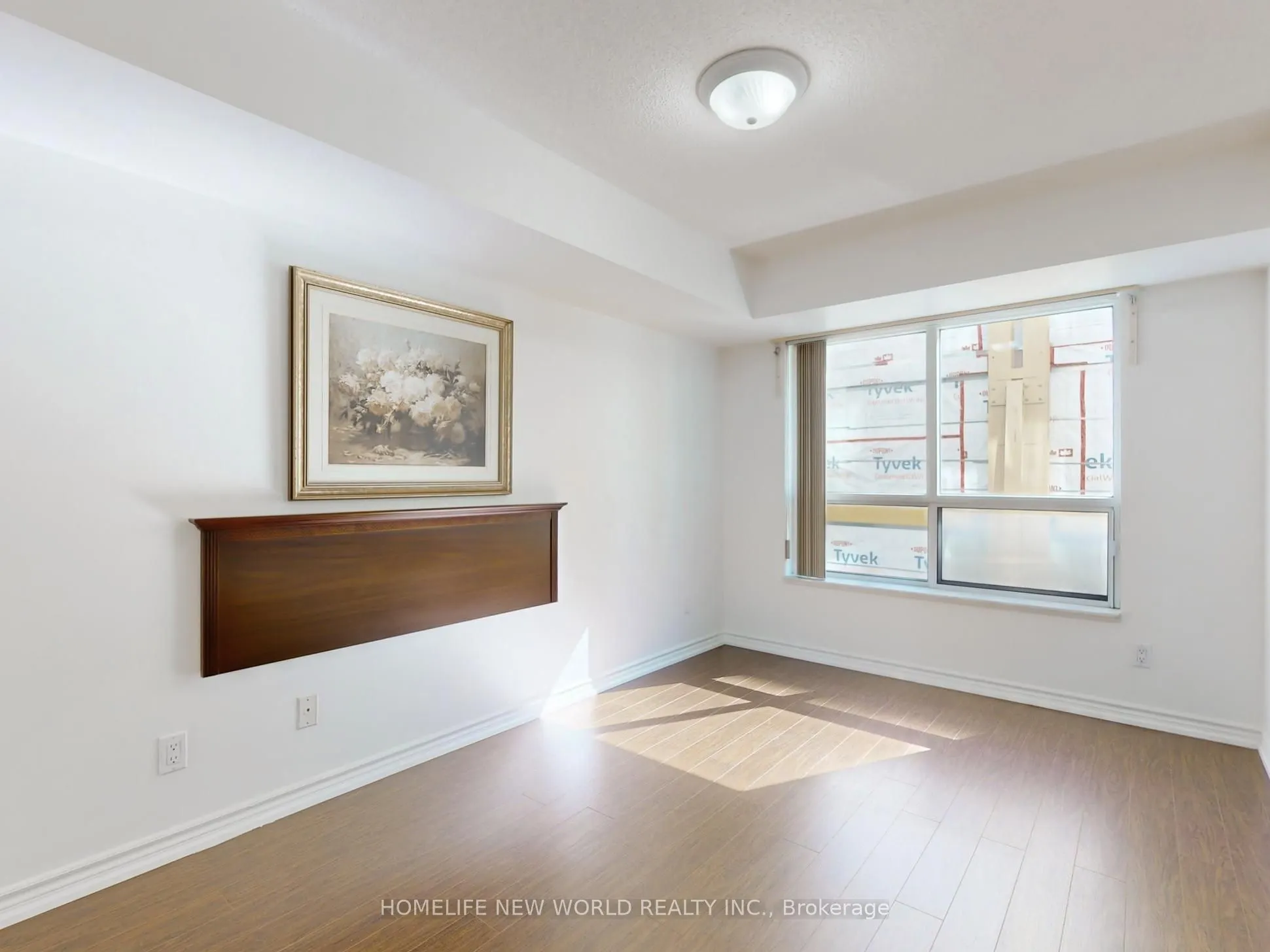168 Simcoe Street, #303