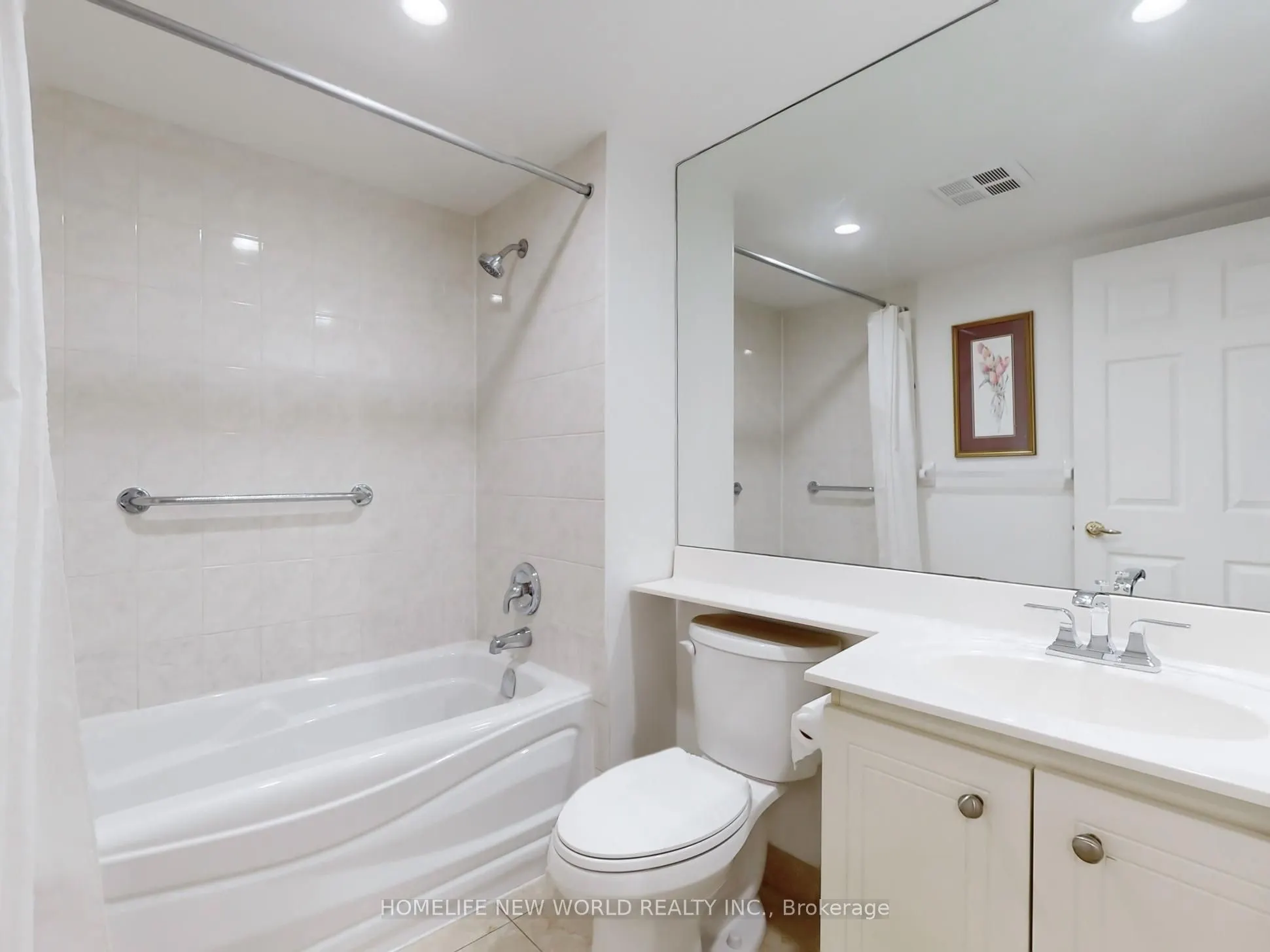 168 Simcoe Street, #303