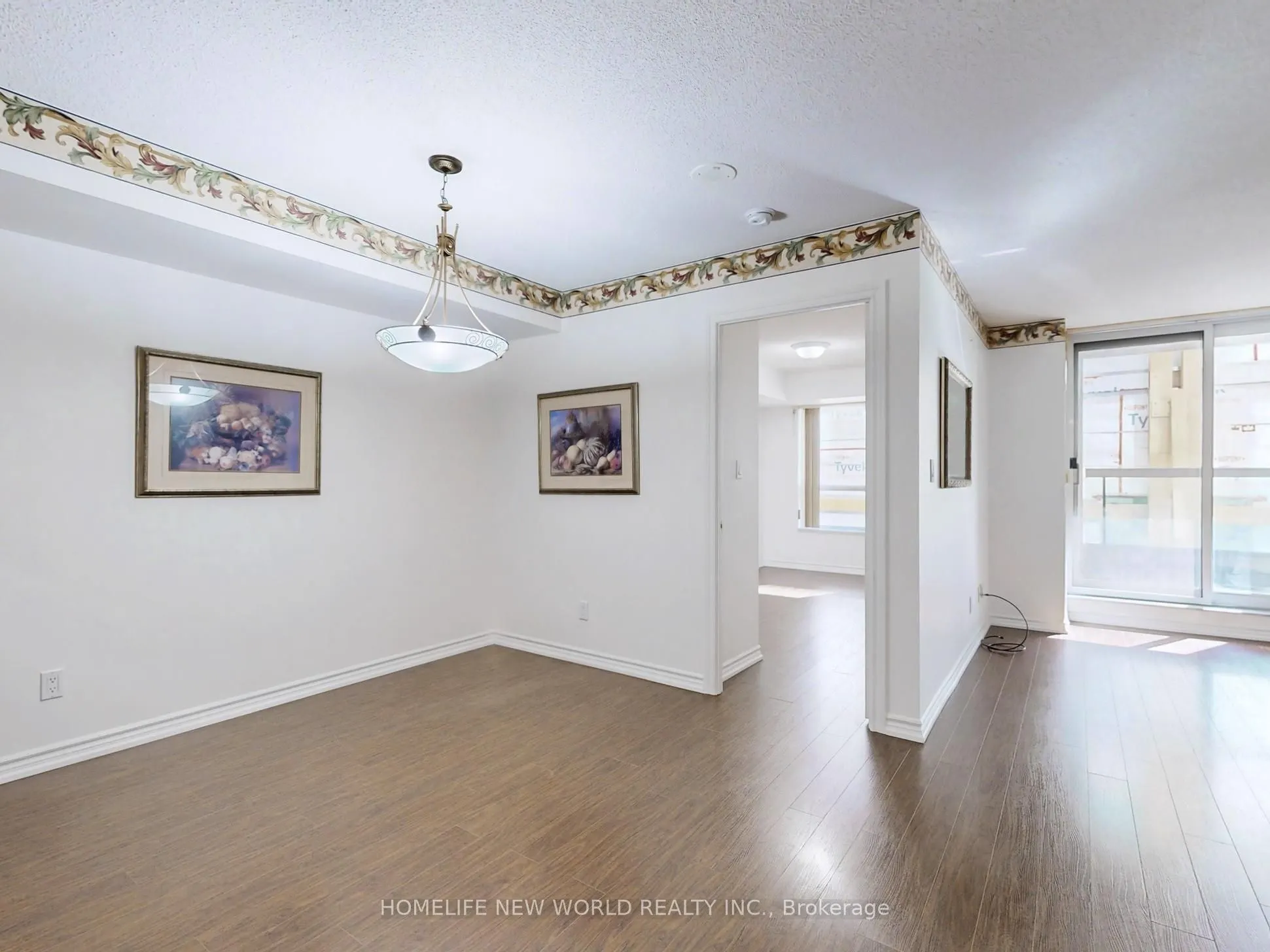 168 Simcoe Street, #303