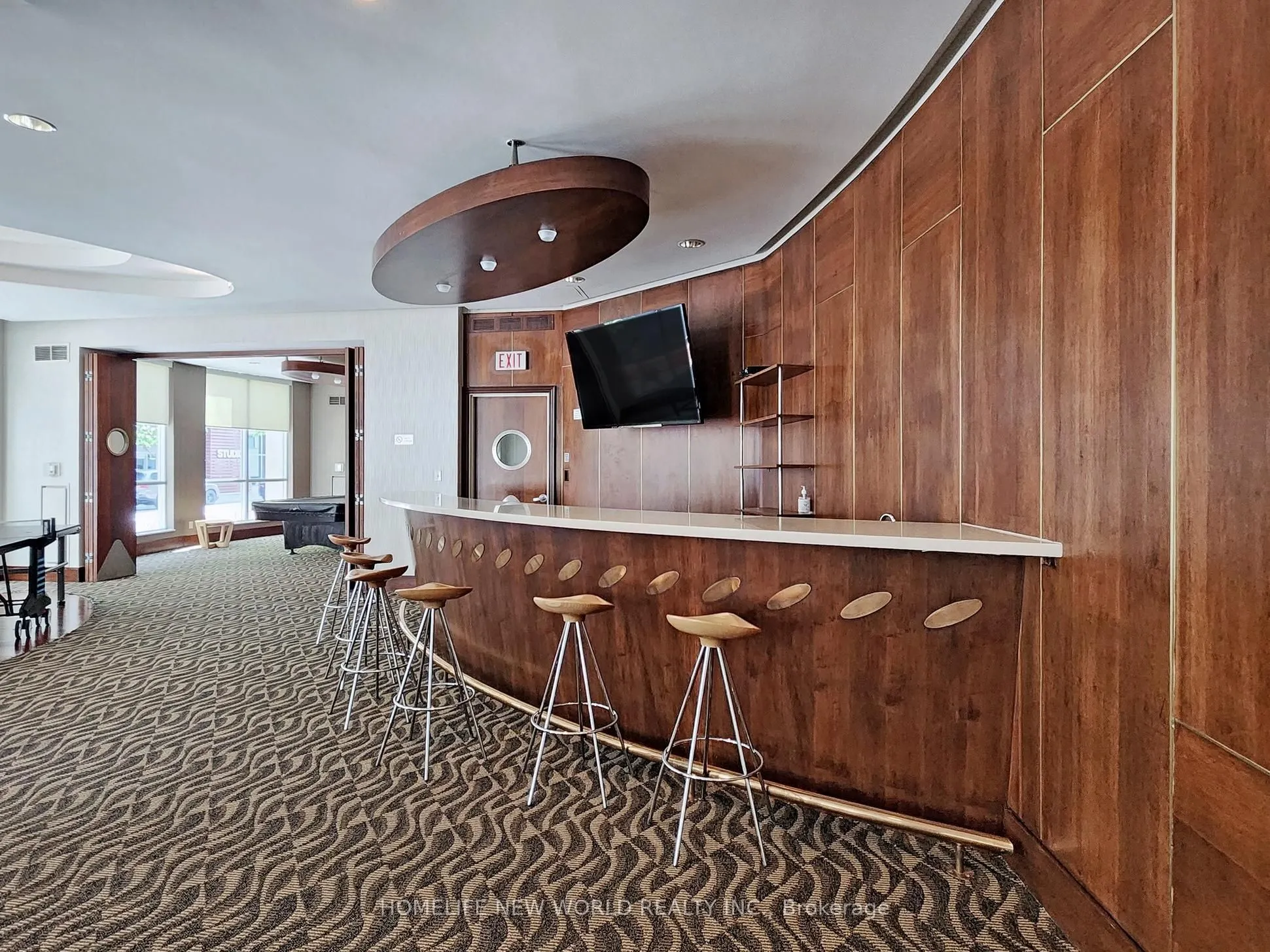 168 Simcoe Street, #303