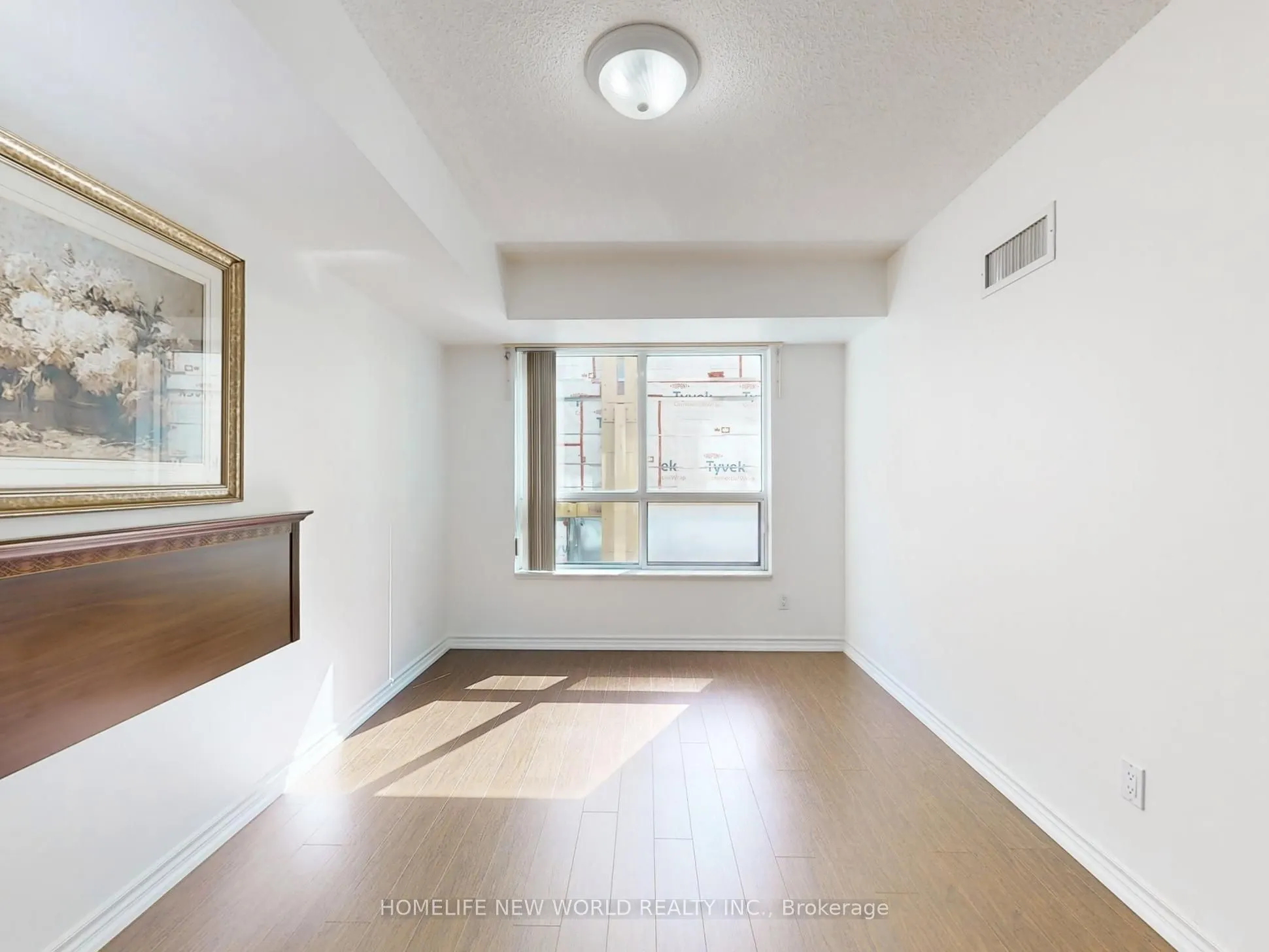 168 Simcoe Street, #303